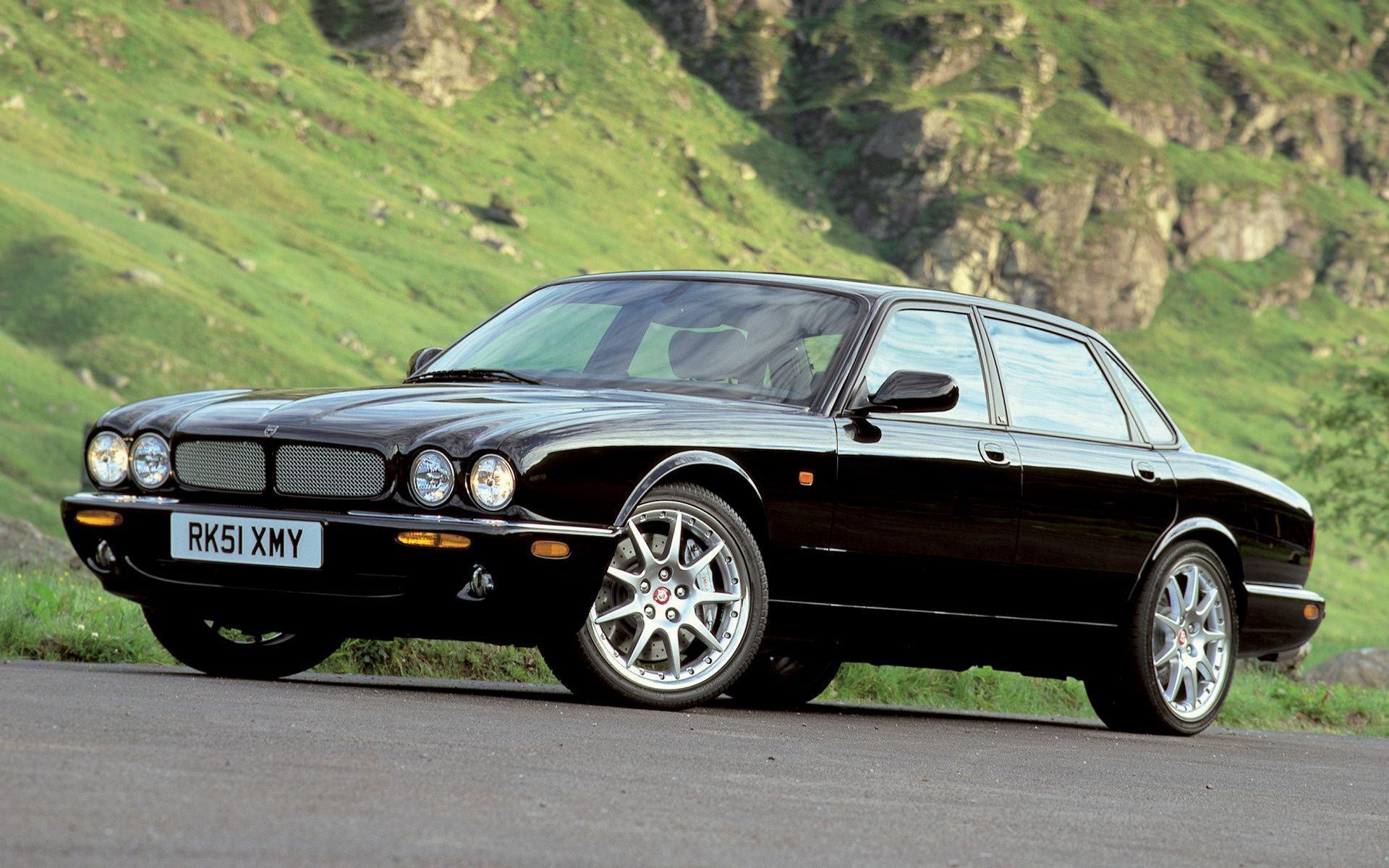 Jaguar XJR 100