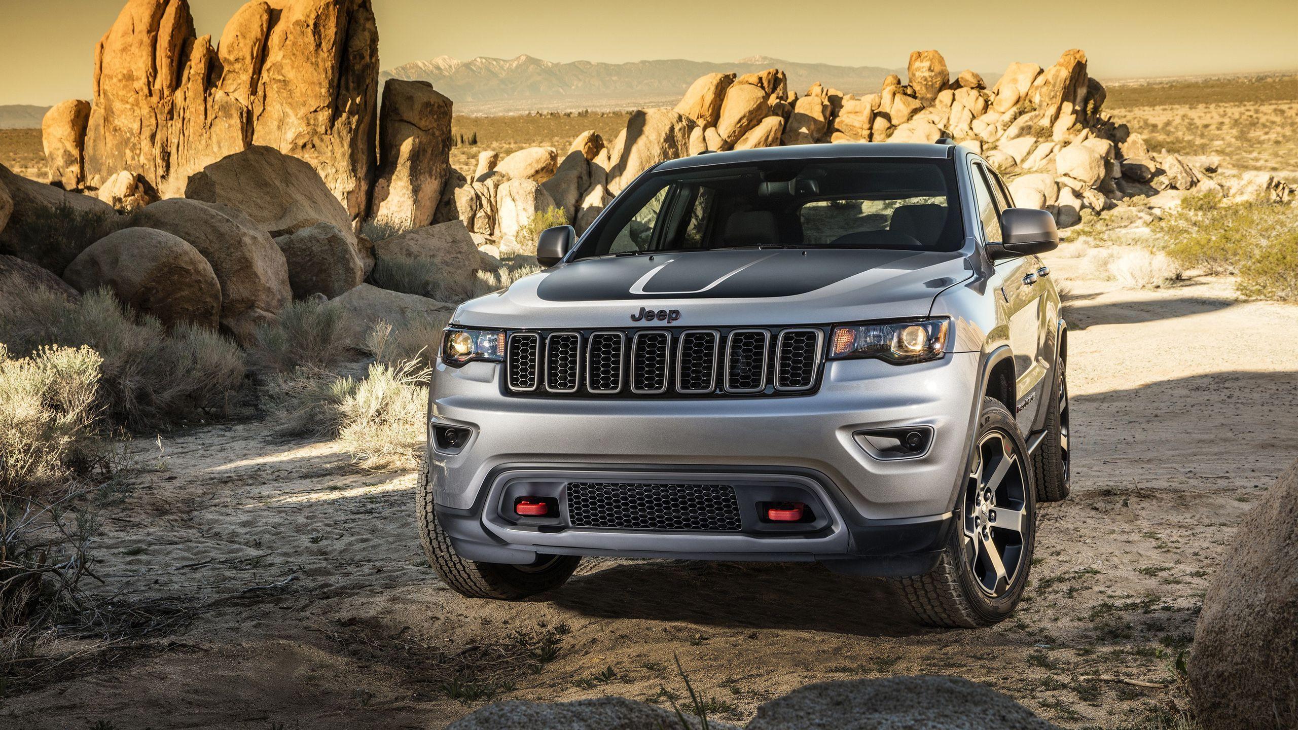 Jeep Grand Cherokee Trailhawk 2017 Wallpapers