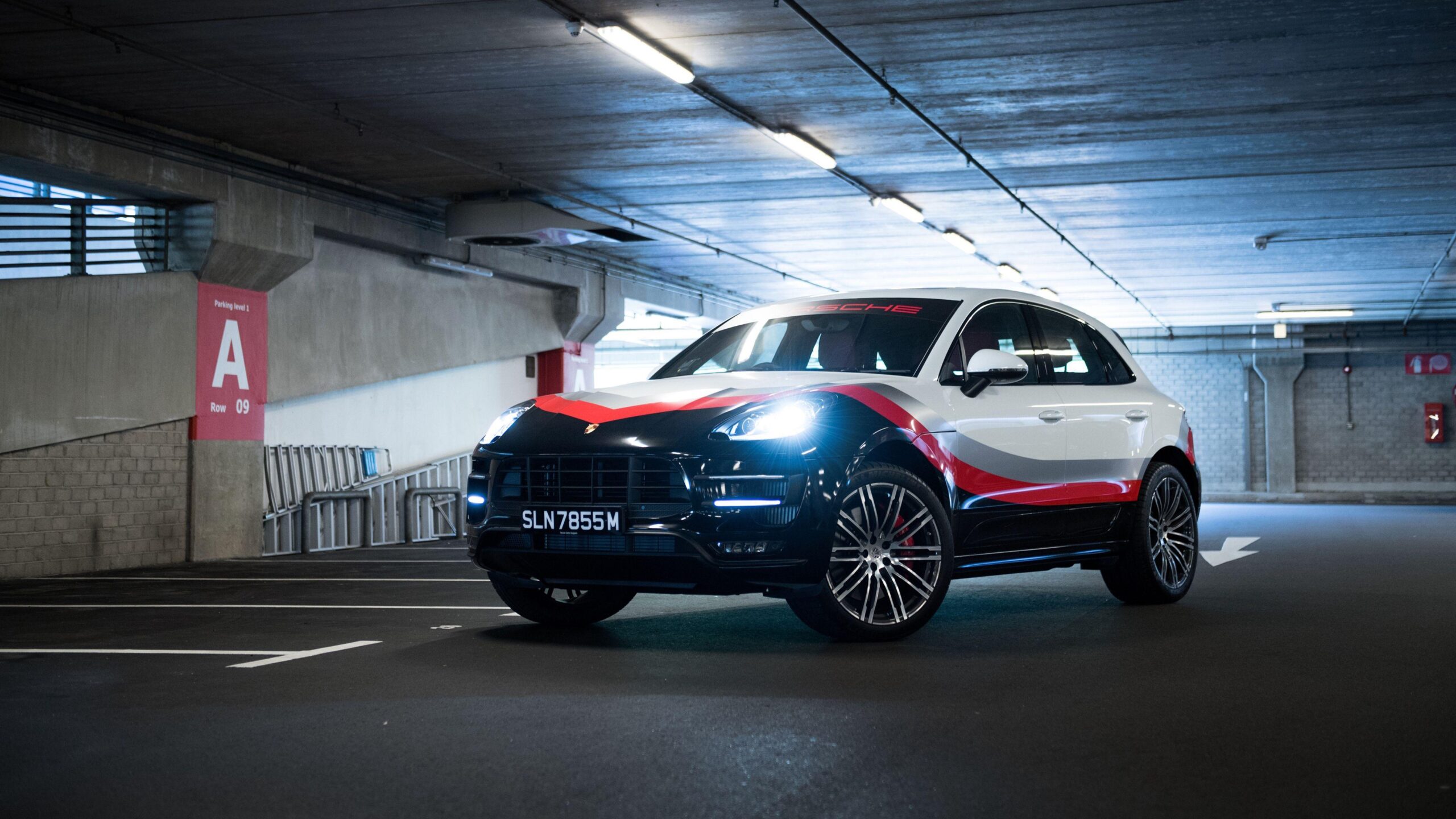 2017 Porsche Macan Turbo Performance Package 4K Wallpapers