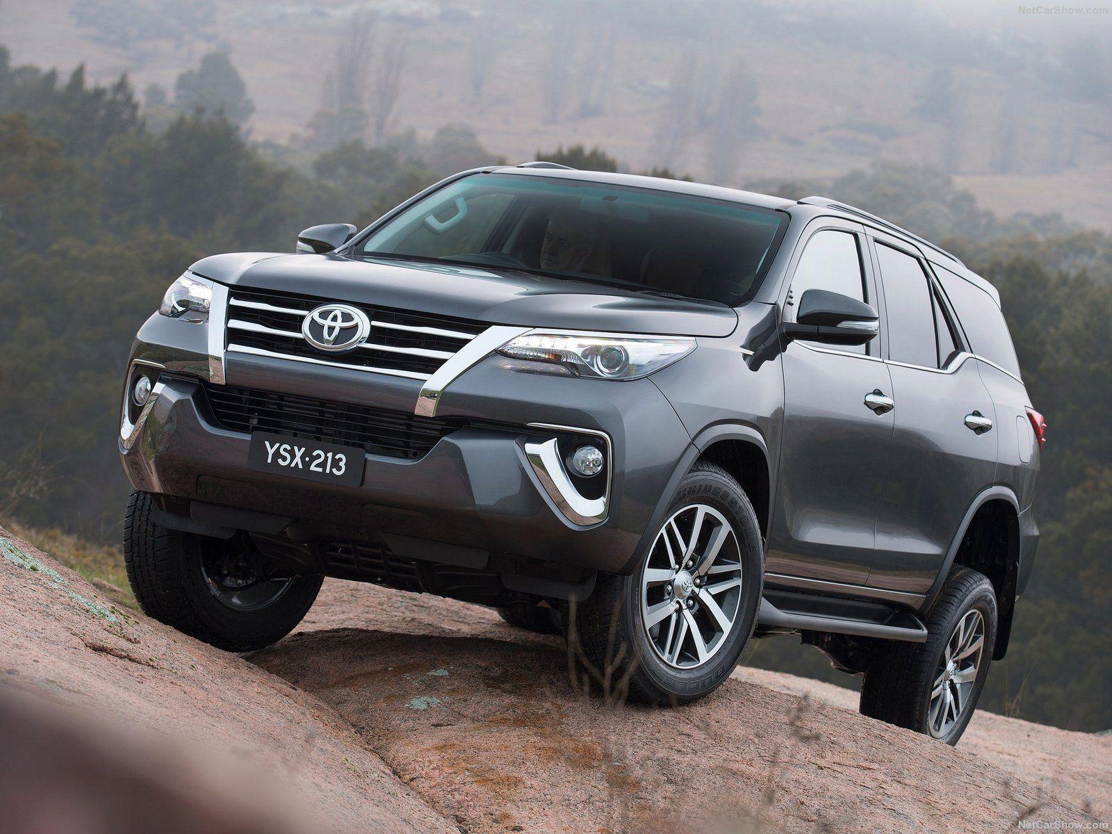 2016 Toyota Fortuner Wallpapers and Theme