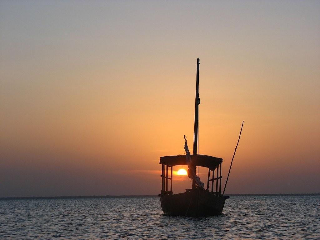 Ocean: Zanzibar Sunrise Sky Sea Boat Deep Ocean Desktop Wallpapers