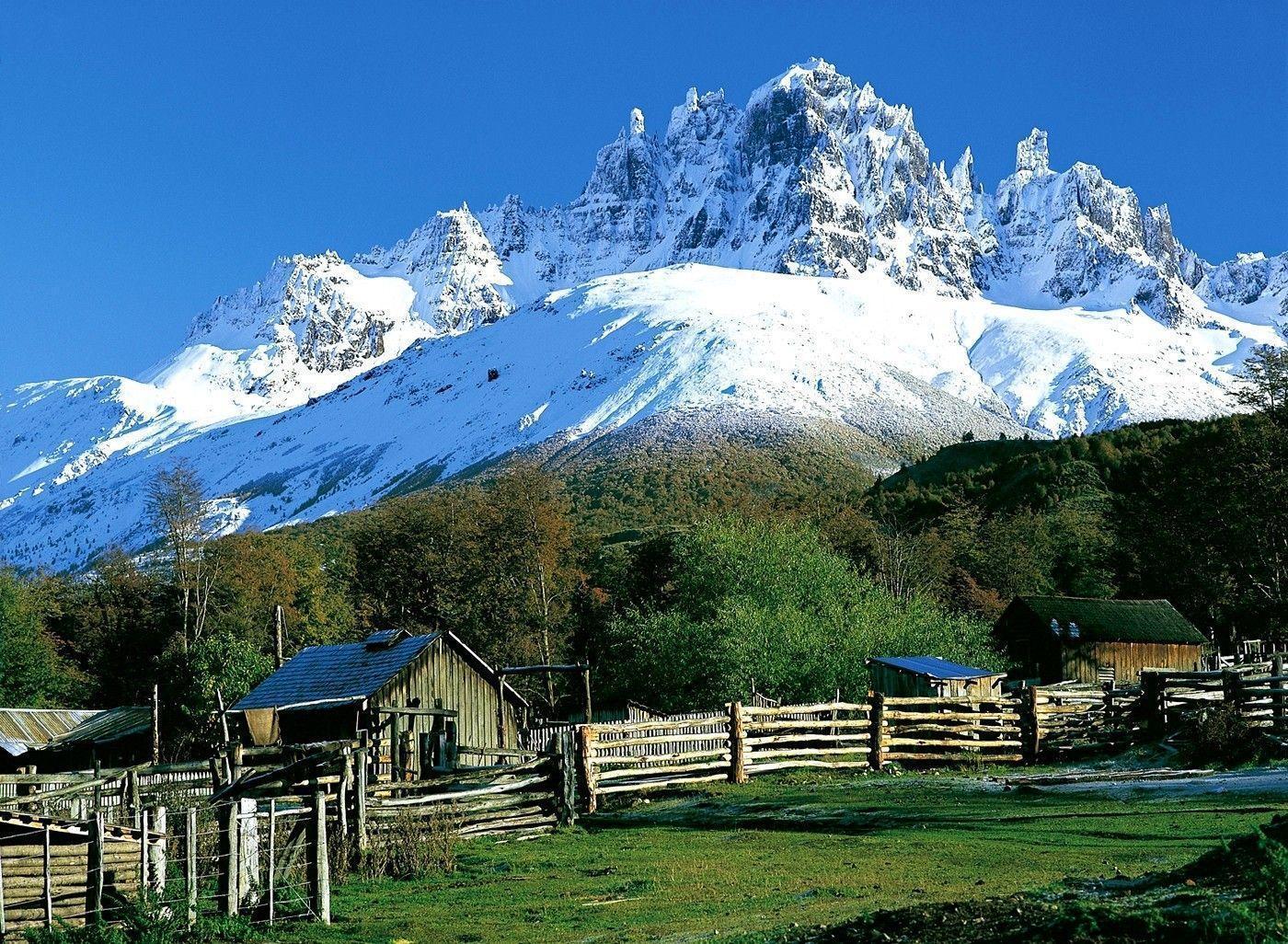 Dwelling in the mountains of Patagonia wallpapers and image