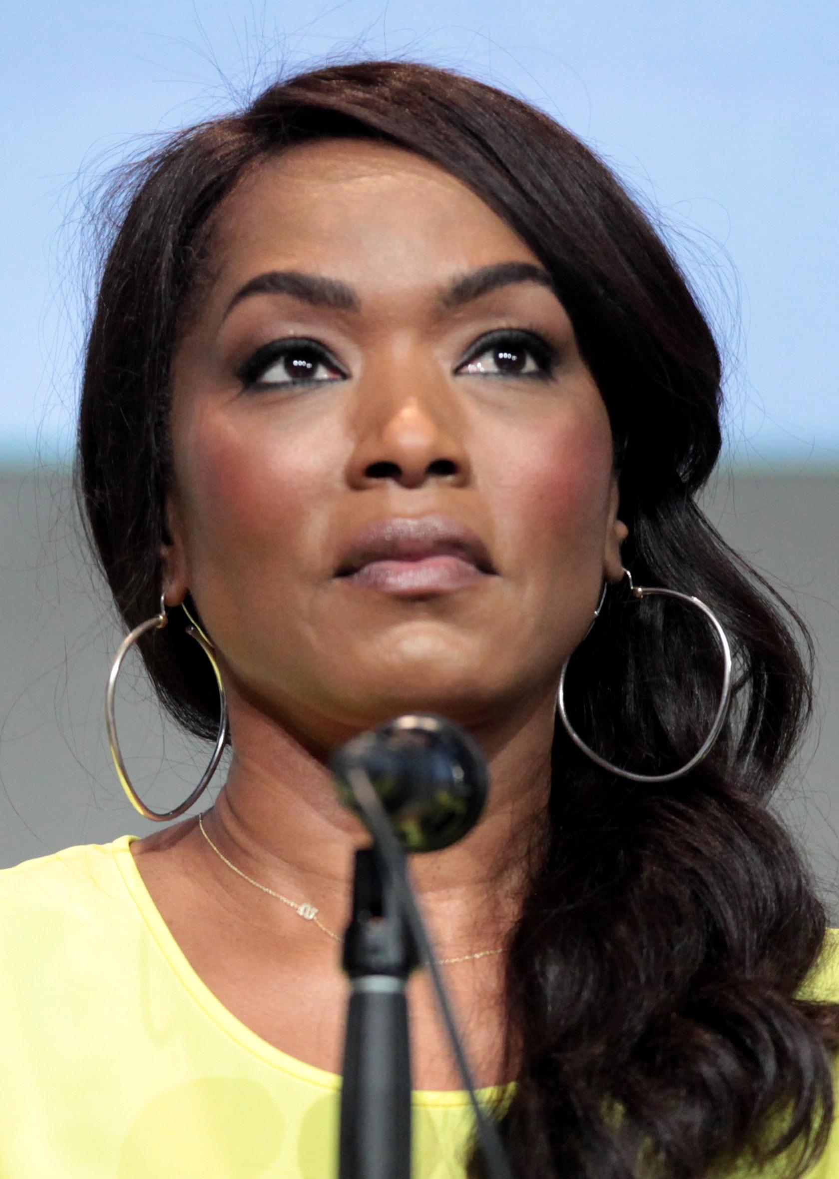 Angela Bassett HD Wallpapers