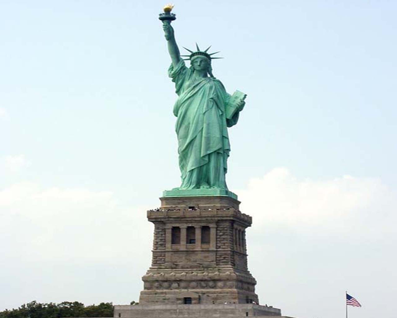 Image For > Statue Of Liberty Wallpapers Black And White