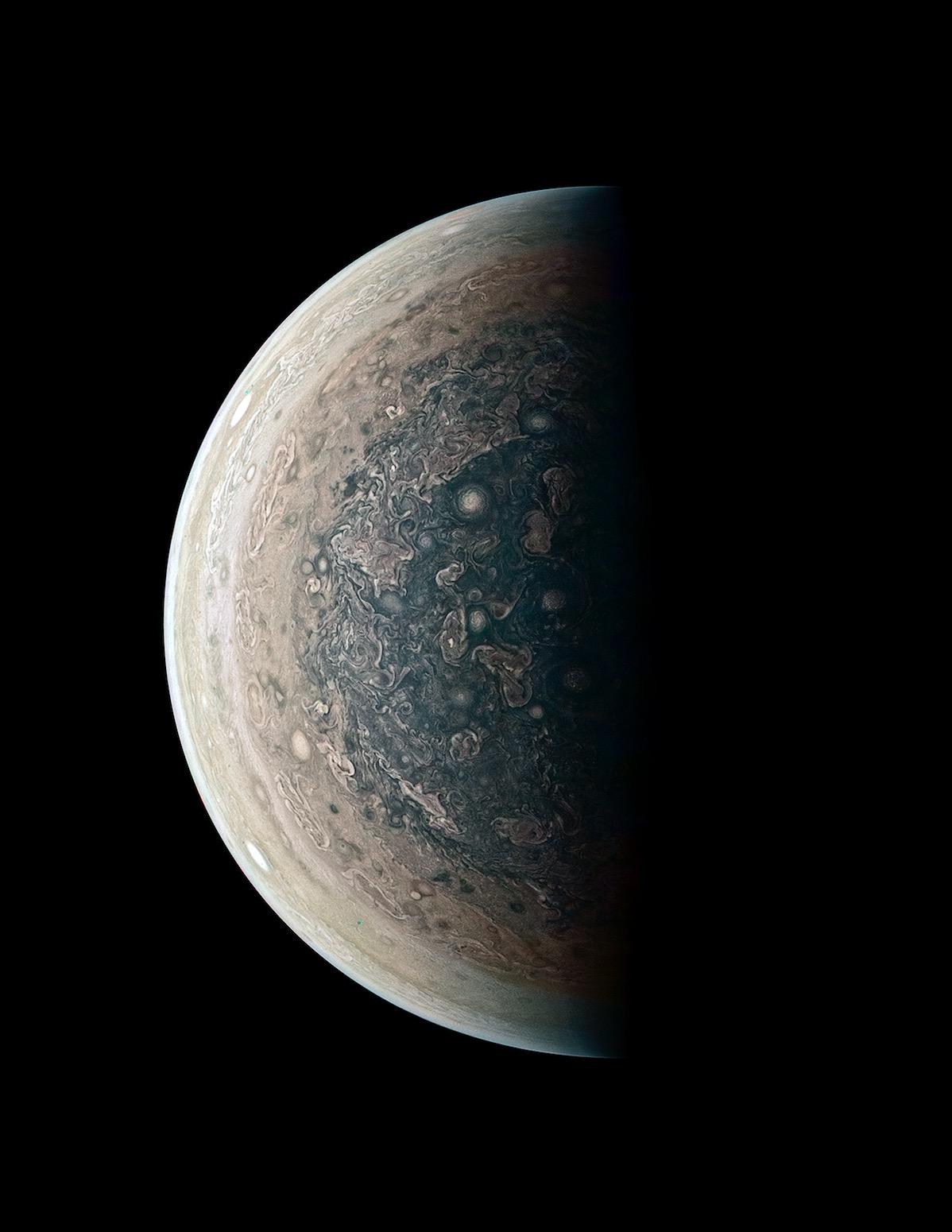 Enjoy This Lovely Wallpapers of Jupiter from Below