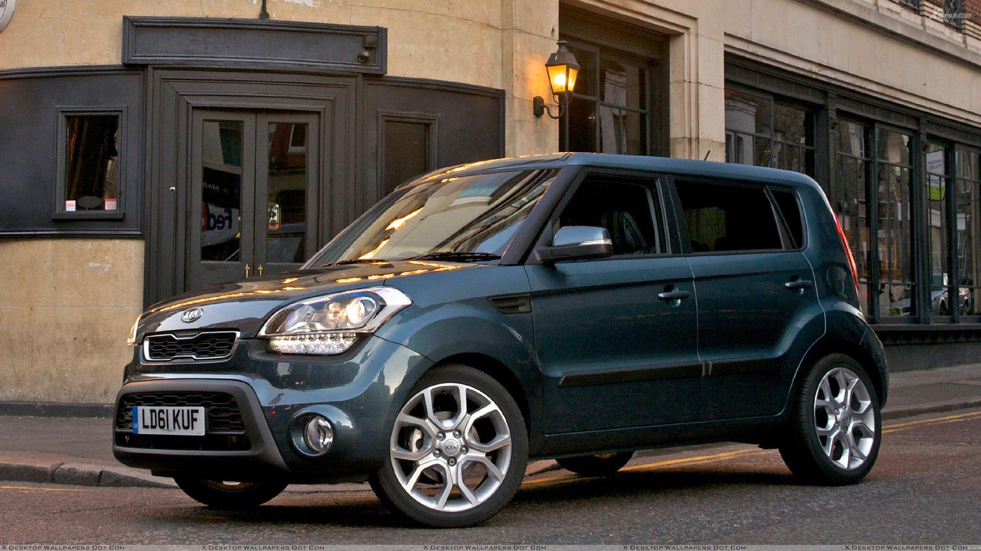 2012 Kia Soul UK In Grey Side Pose Wallpapers