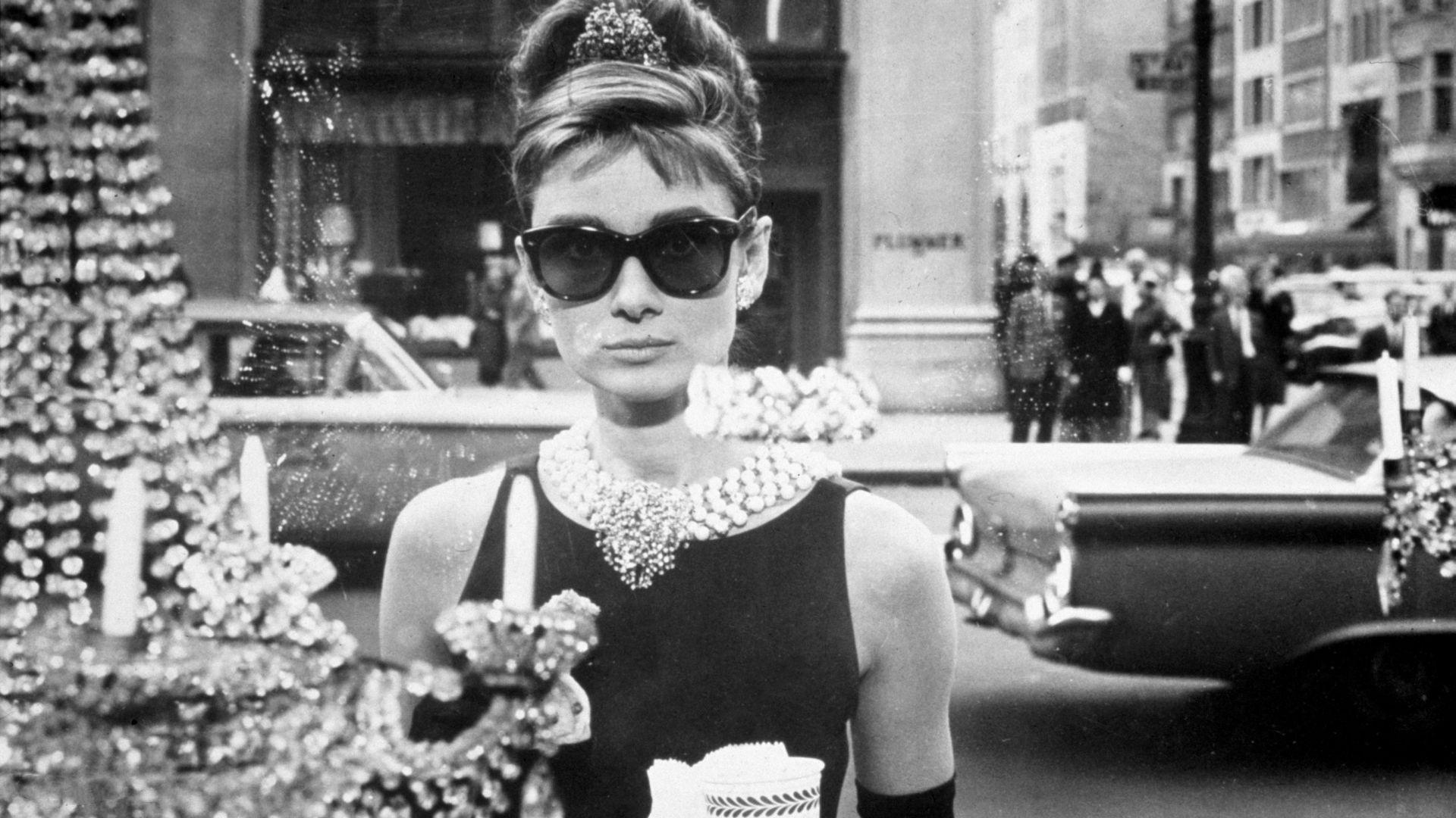 Download Free Audrey Hepburn Backgrounds