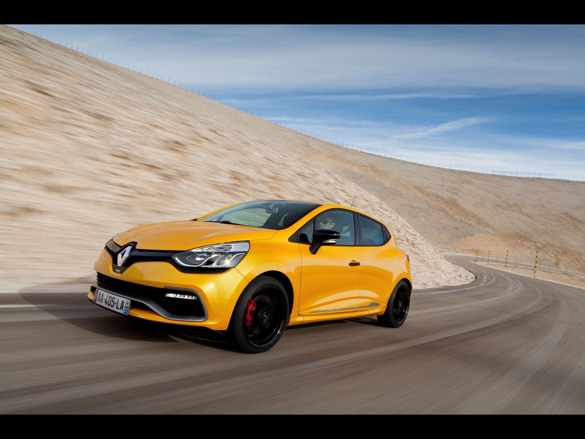 2013 Renault Clio RS 200 EDC Motion Front Angle wallpapers