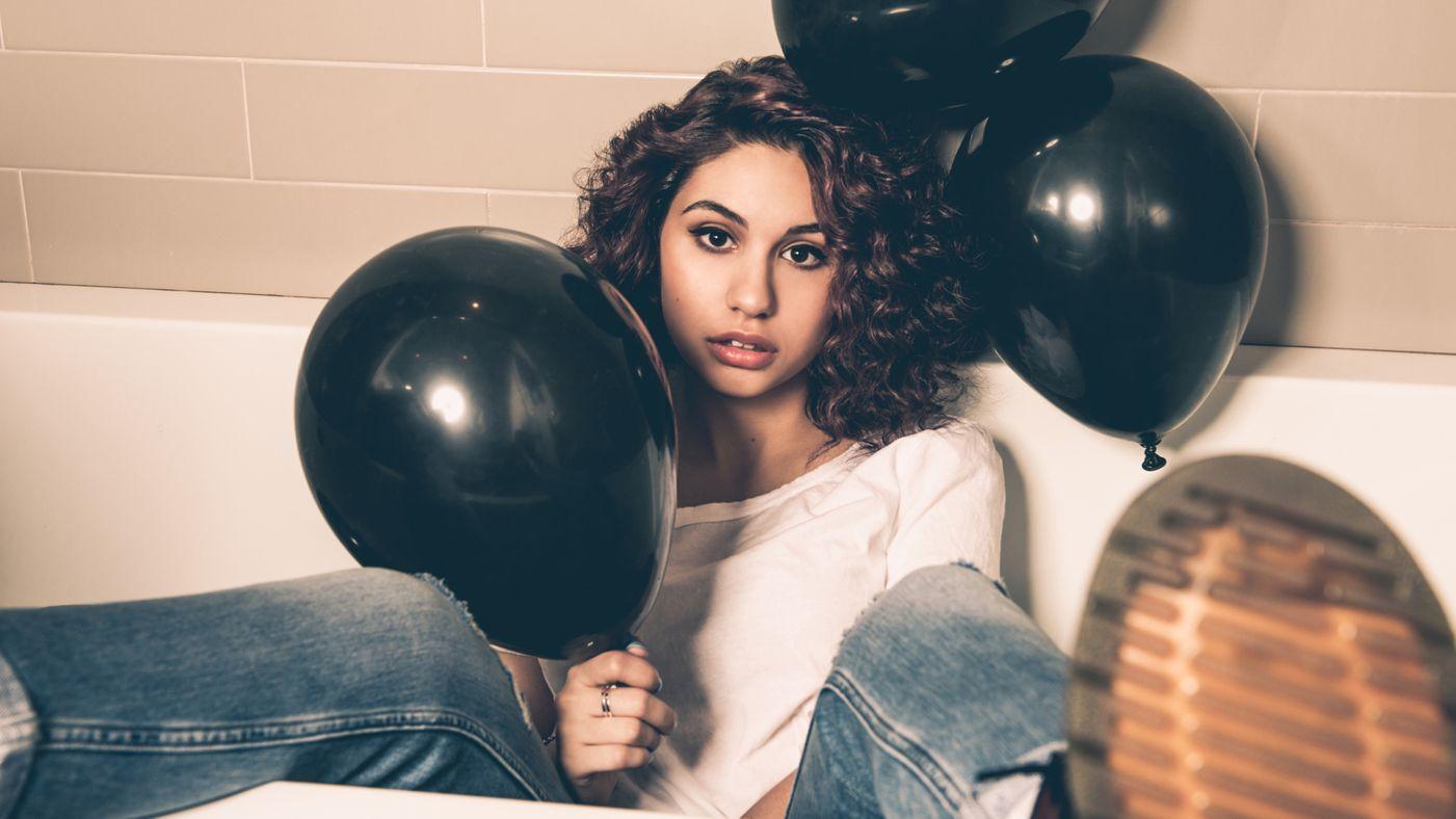 Alessia Cara Wallpapers HD Collection For Free Download