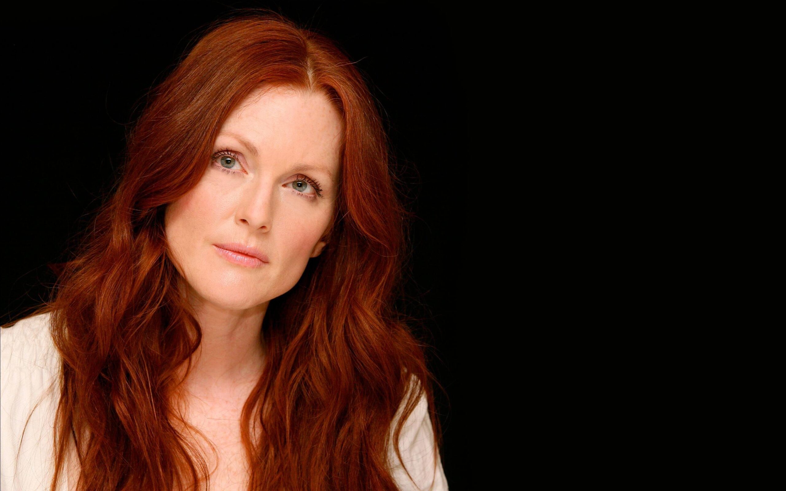 Julianne Moore wallpapers