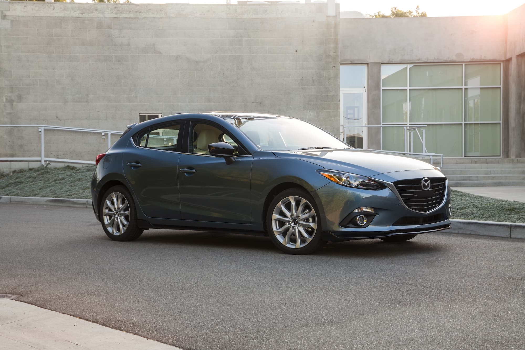 Mazda 3 2016 Hatchback wallpapers HD High Quality