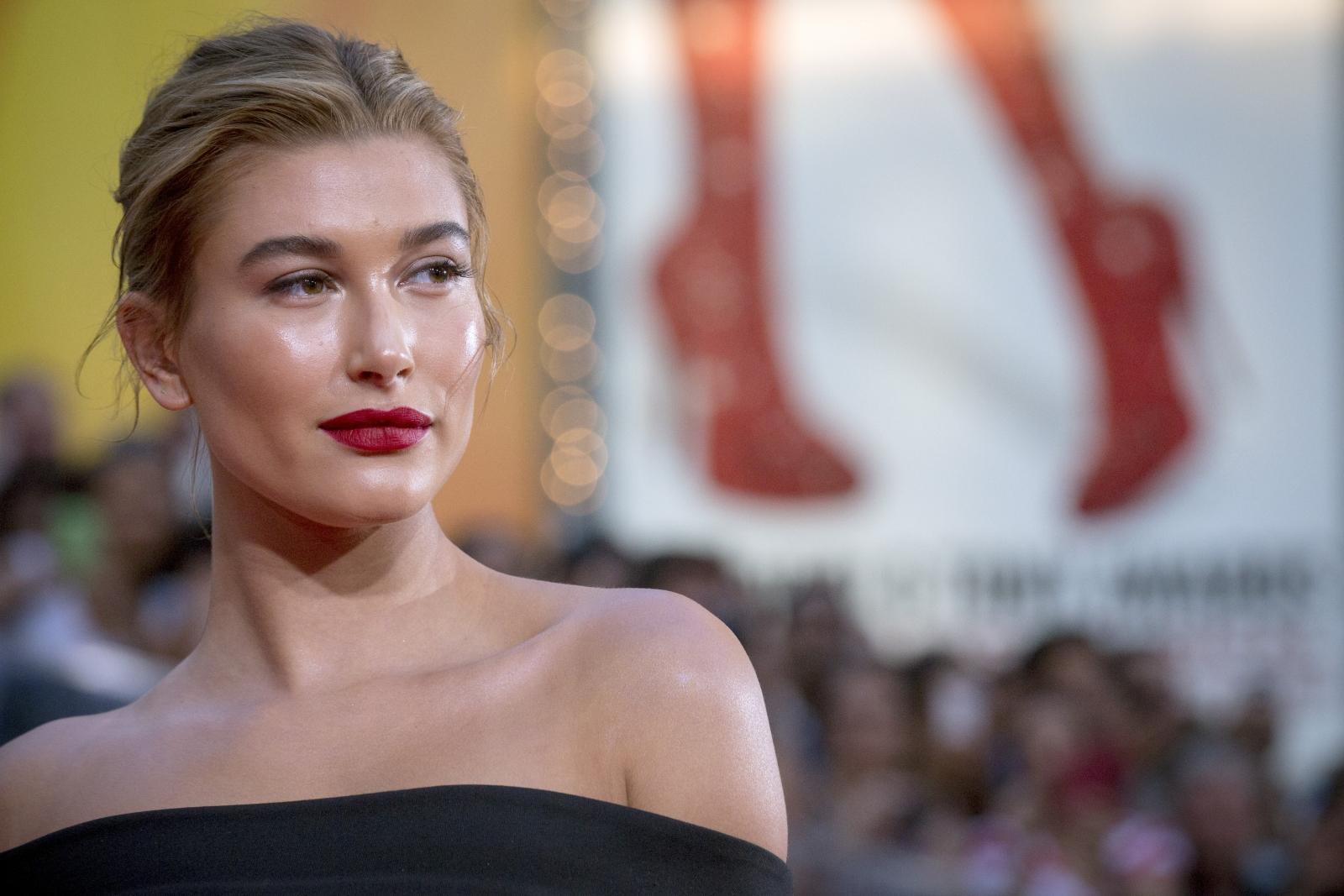 Hailey Baldwin Wallpapers Image Photos Pictures Backgrounds