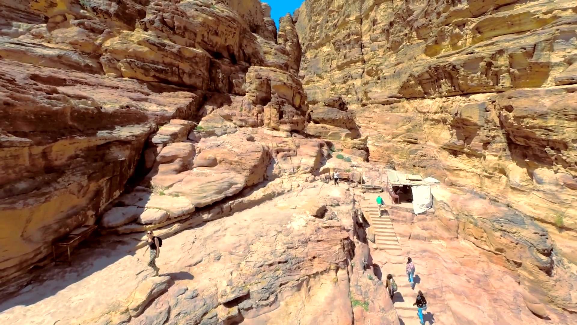 Driving and flying through the country of Jordan on Vimeo