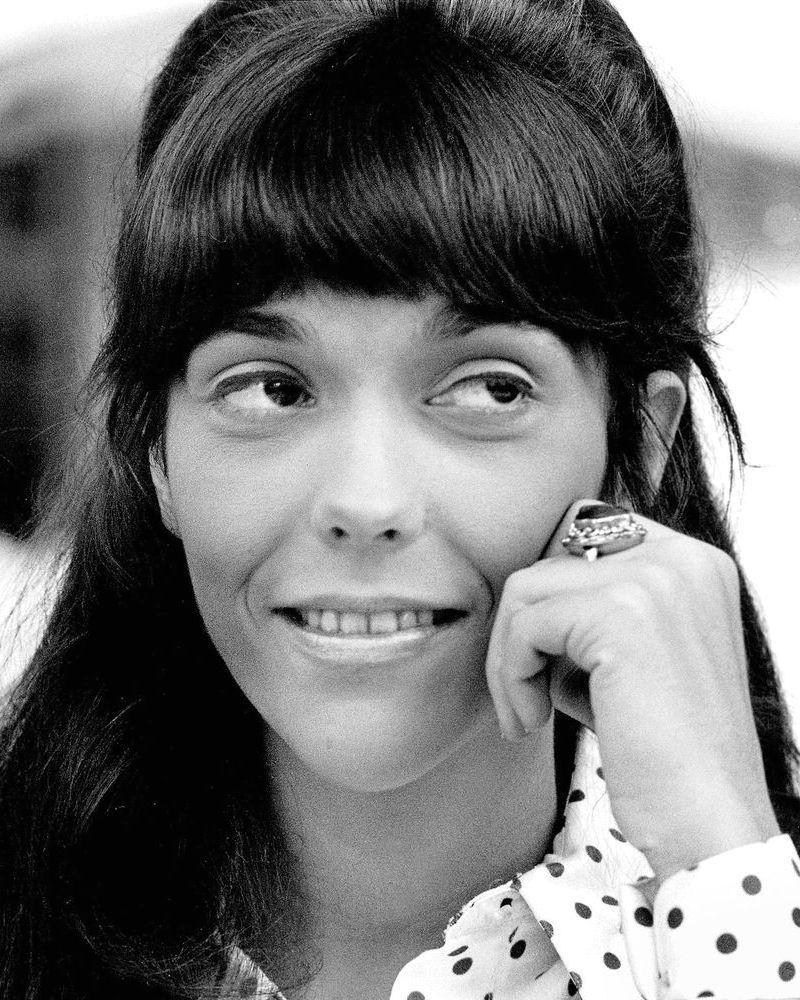 Celebrities who died young image Karen Carpenter HD wallpapers and