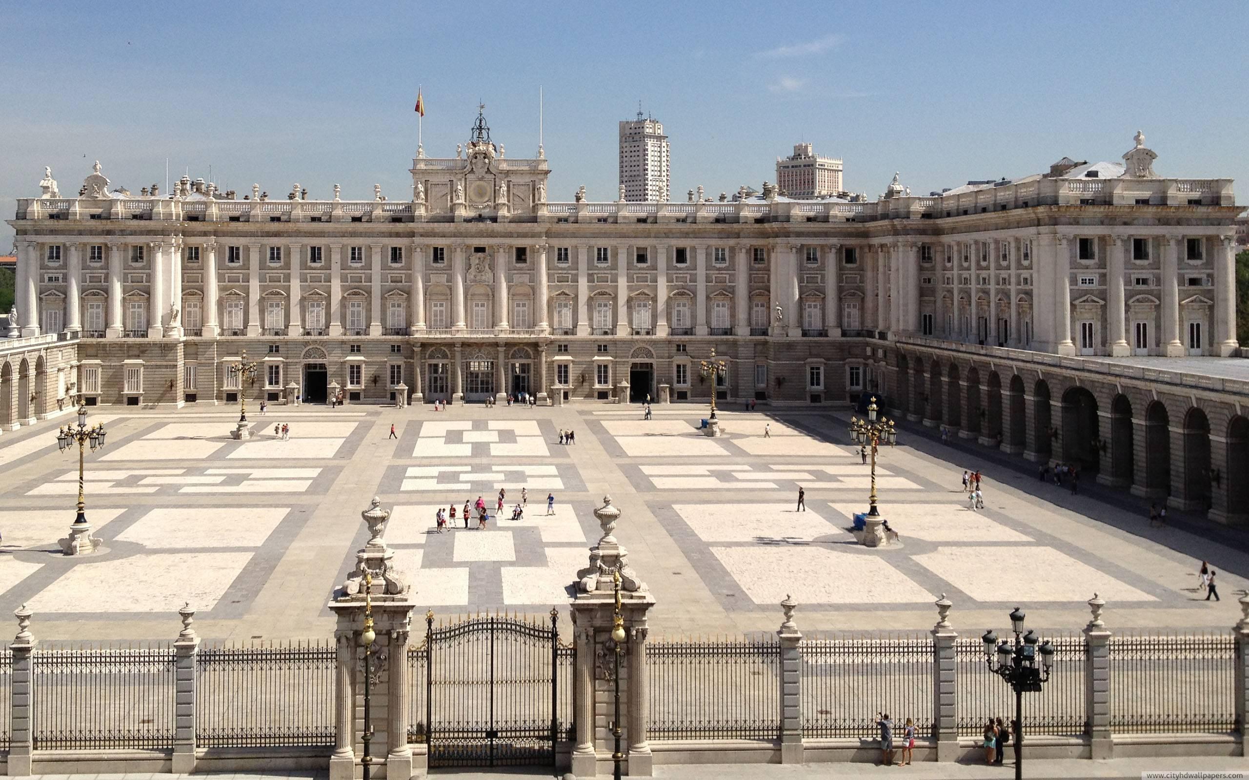 Square of Madrid Royal Palace