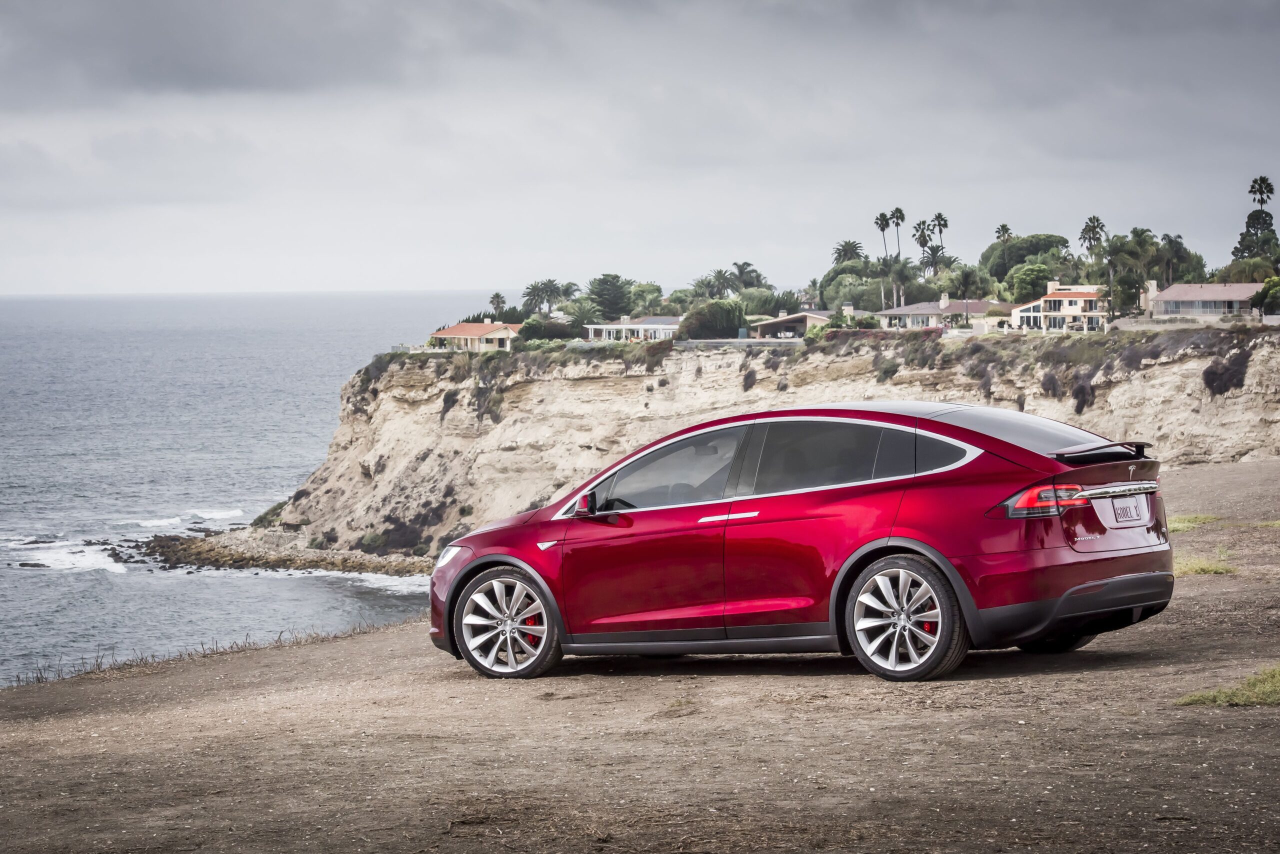 Wallpapers Wednesday: Tesla Model X Black & Red