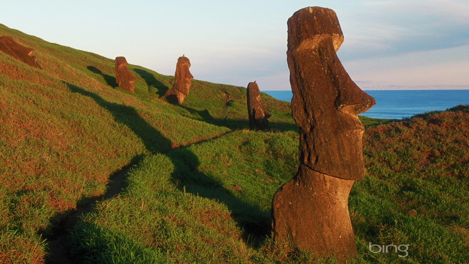 Mysterious Moai statues on Easter Island 19688