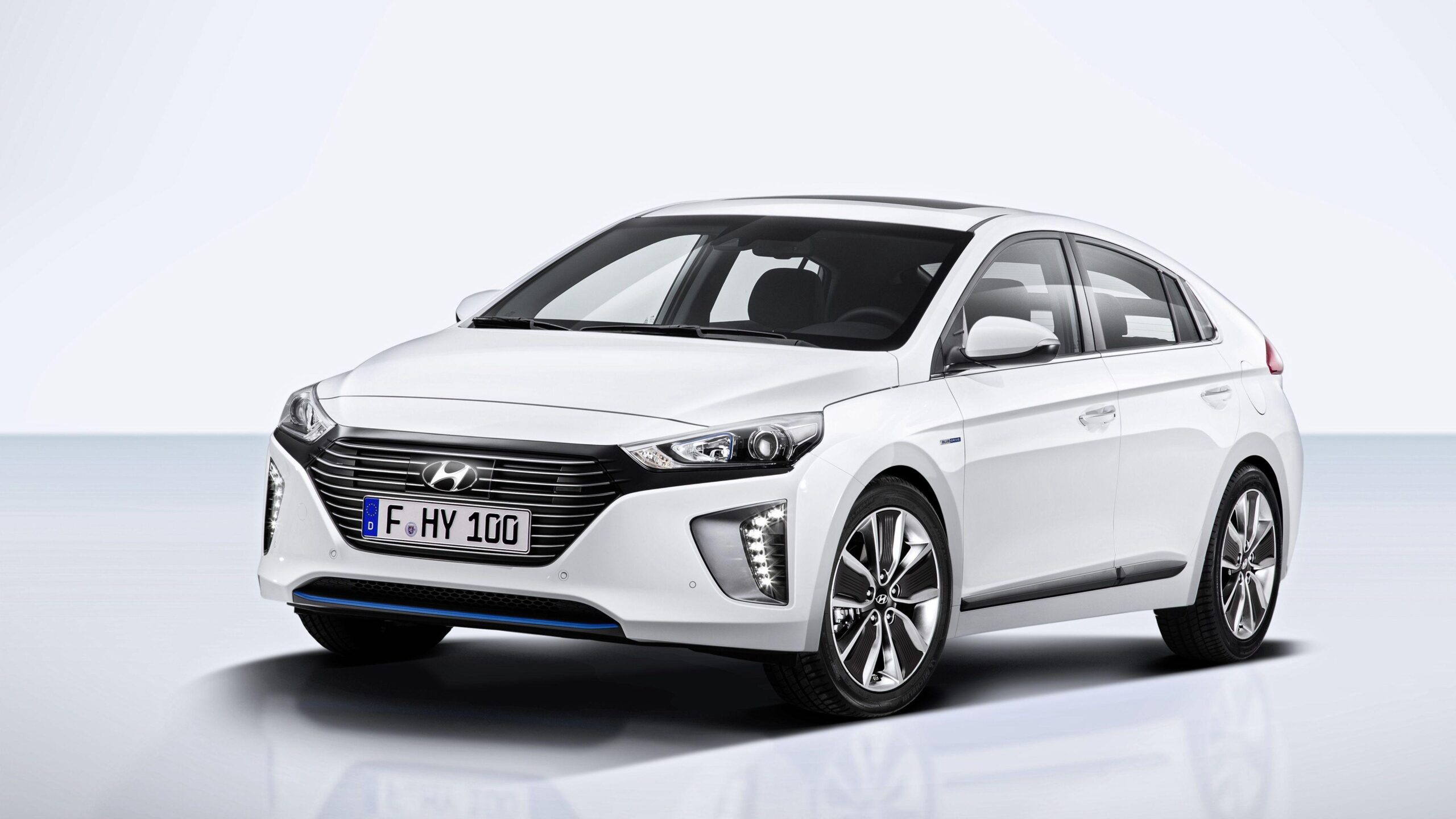 2017 Hyundai Ioniq Electric Hybrid Wallpapers