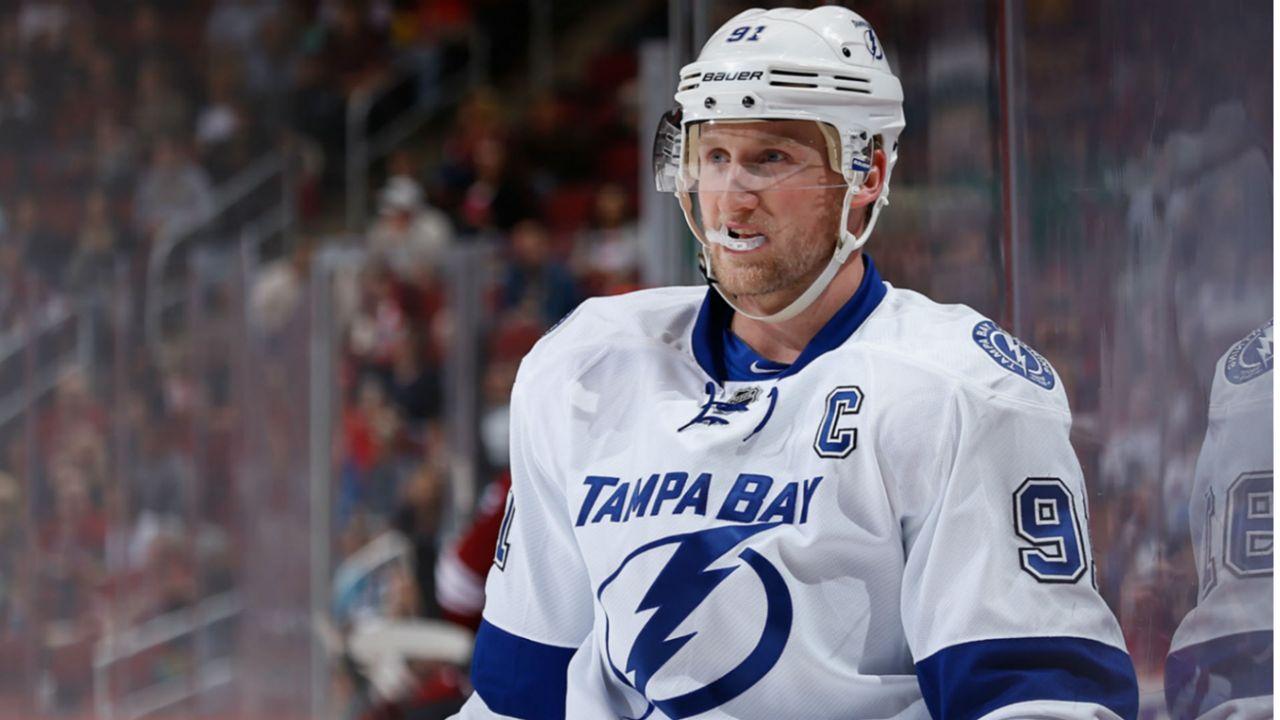 Lightning’s Steven Stamkos tossed after throwing broken stick into