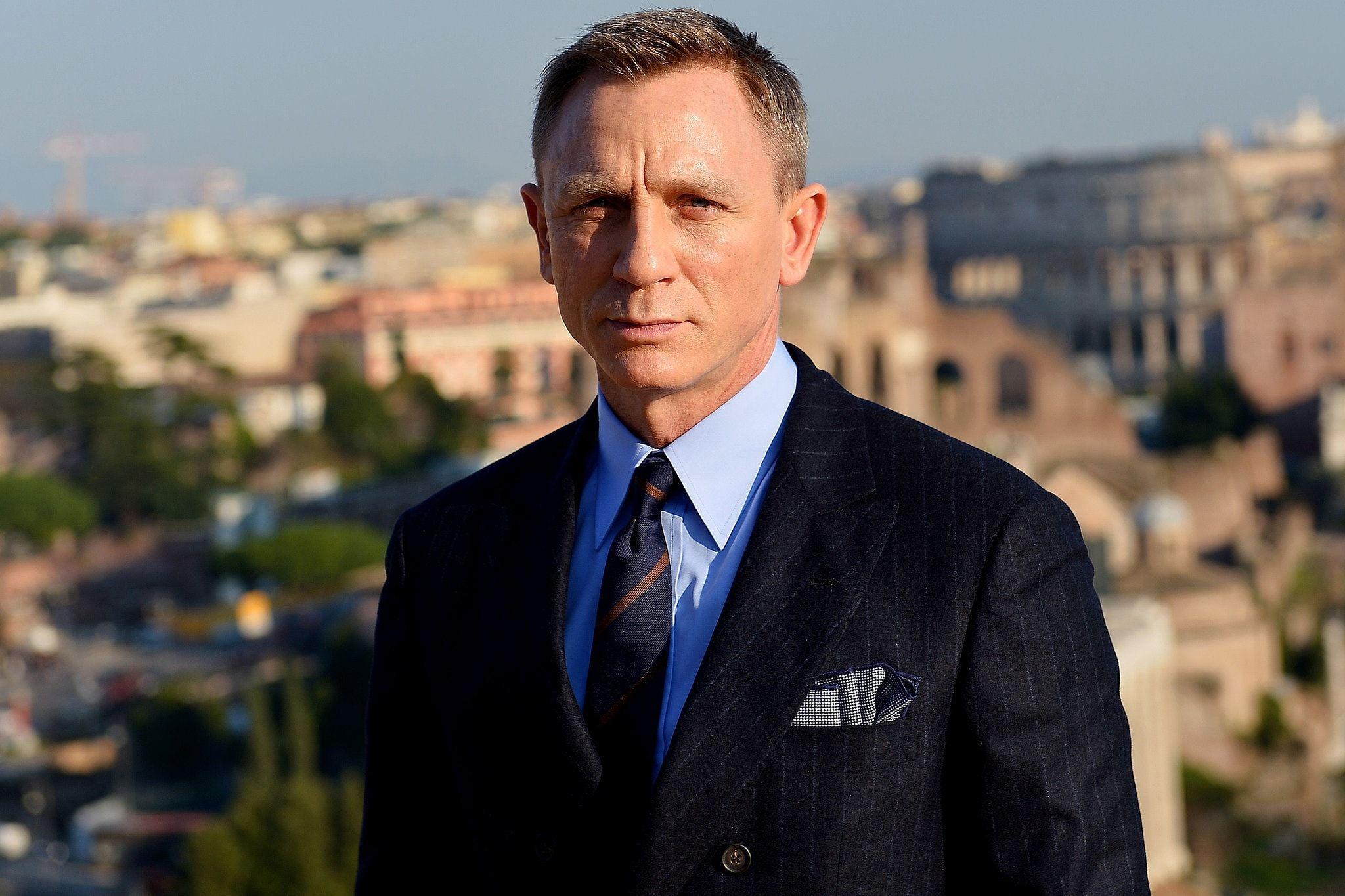 Daniel Craig HD Desktop Wallpapers