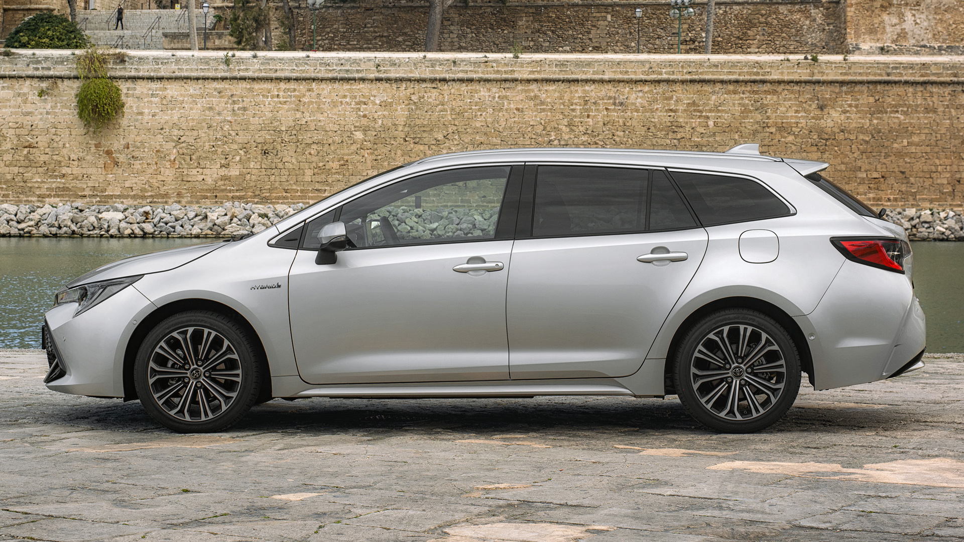 2019 Toyota Corolla Touring Sports Hybrid