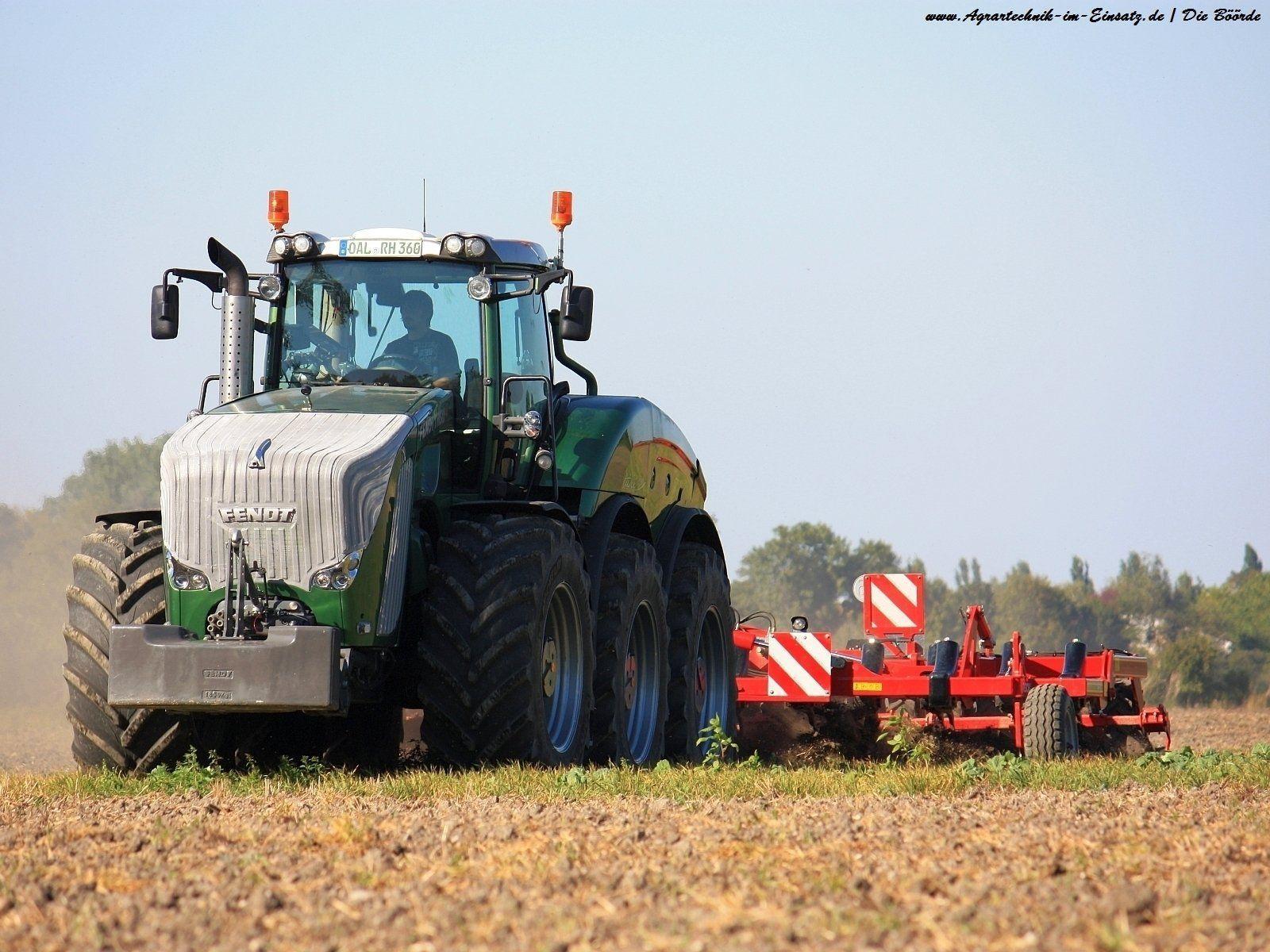 3 Farmall Tractor HD Wallpapers