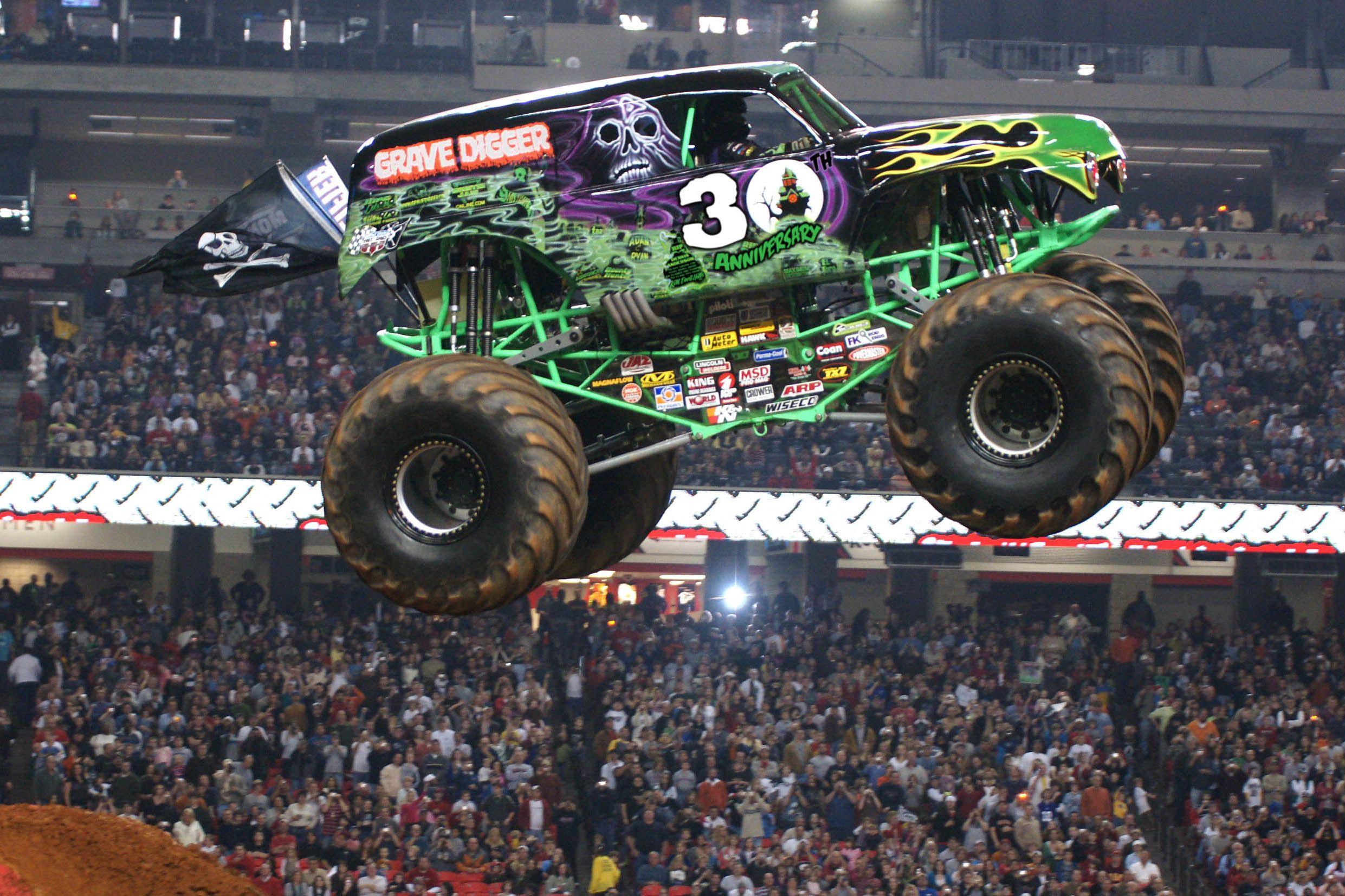 Monster Trucks Wallpapers ·①