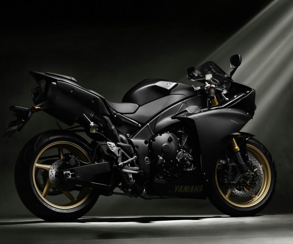 Black Yamaha R6 Wallpapers