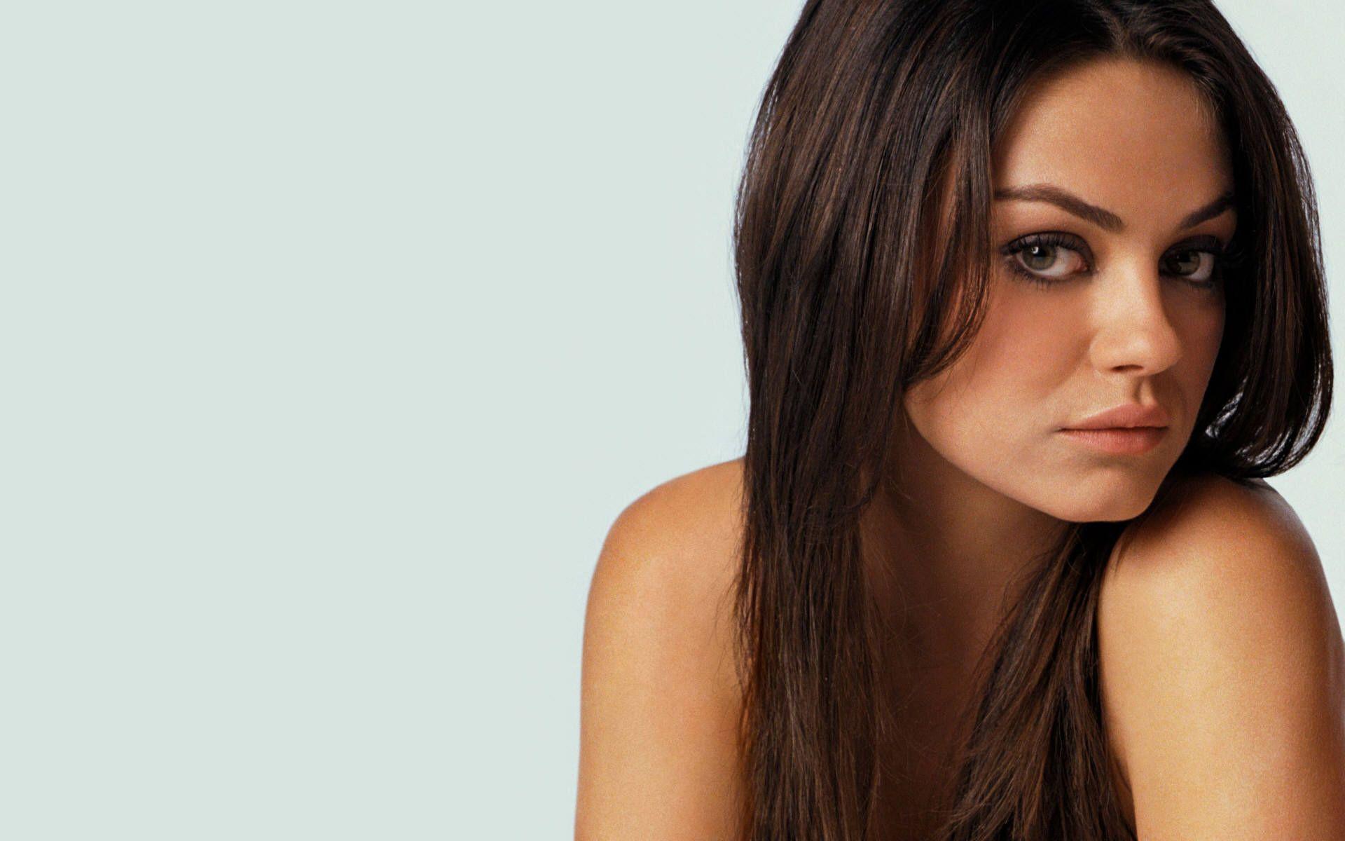 Mila Kunis Wallpapers