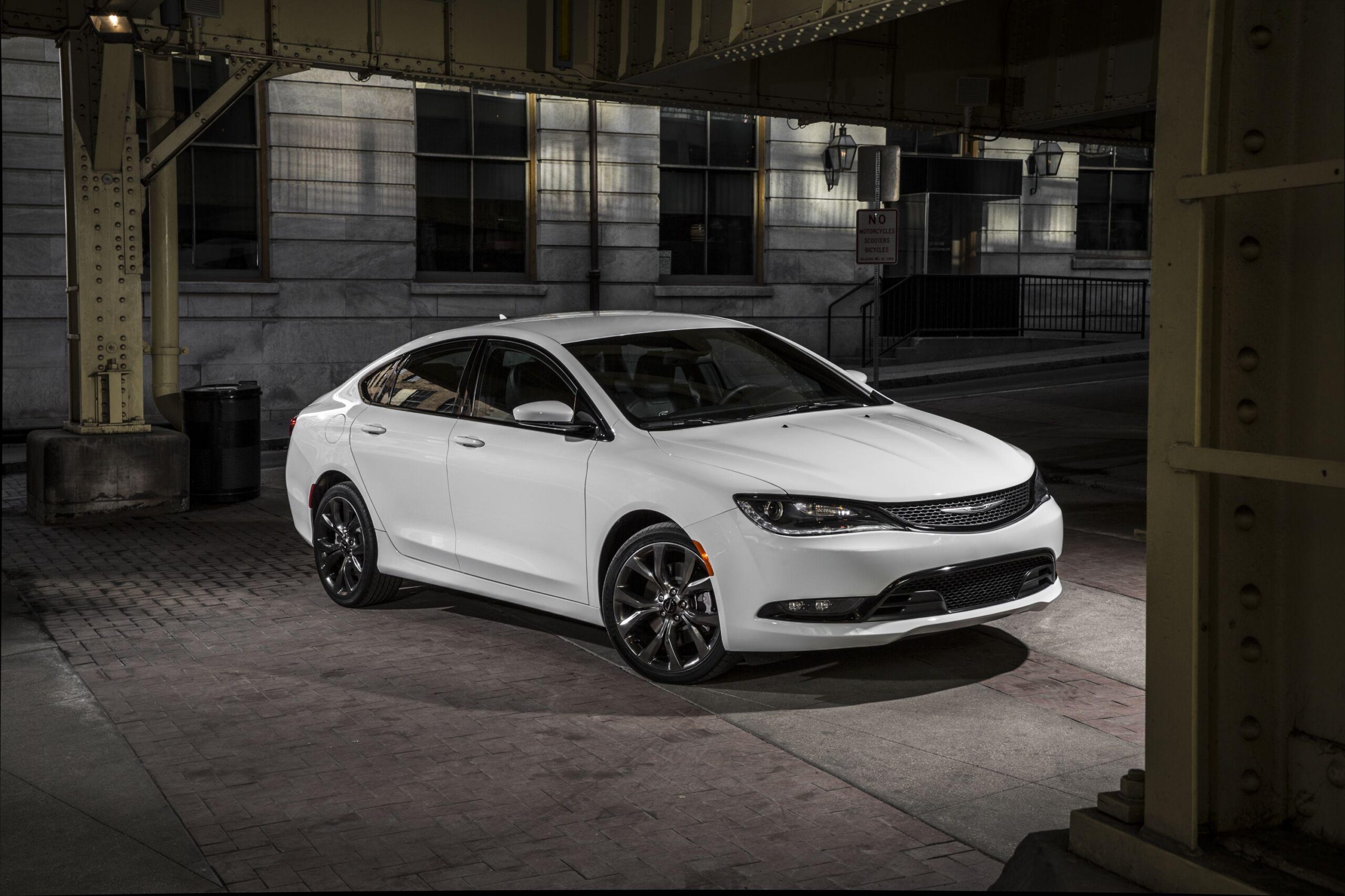 Chrysler 200 Wallpapers and Backgrounds Image