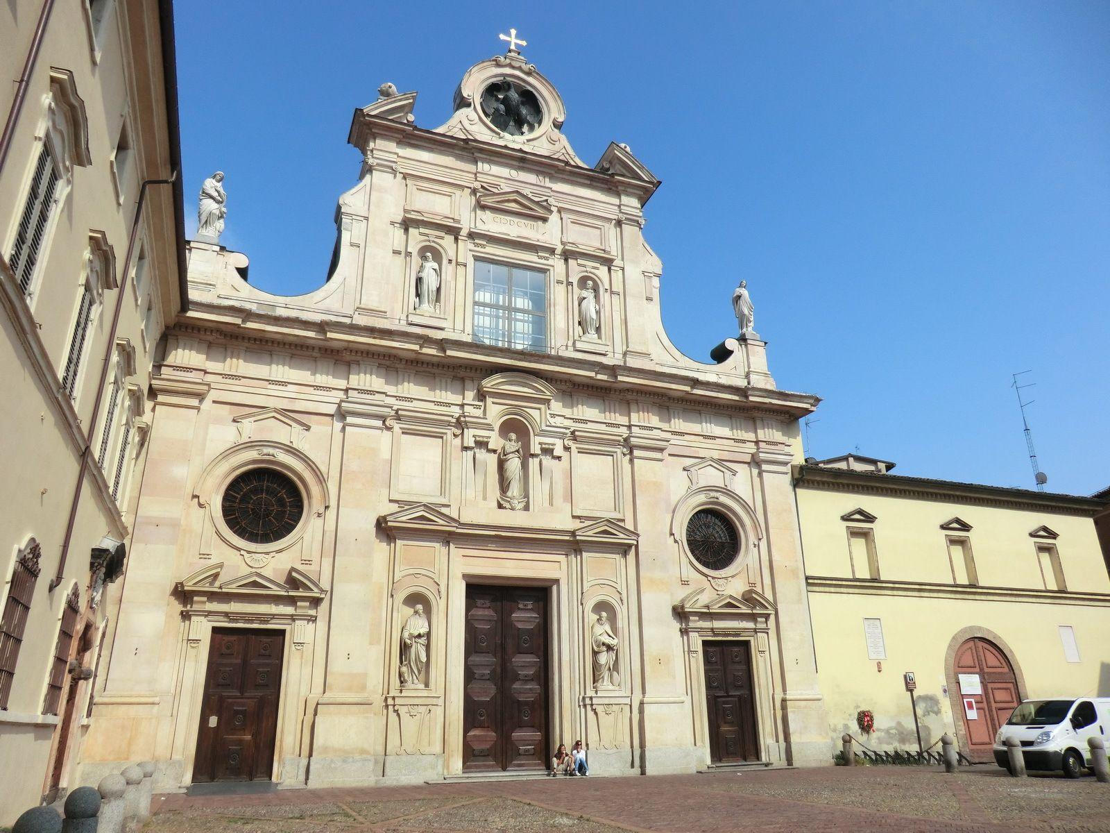 Church of San Giovanni in Parma, Italy wallpapers and image