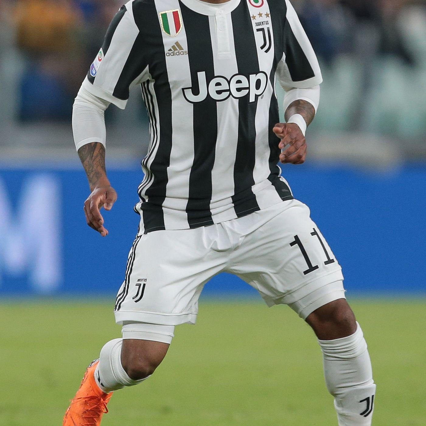 Manchester United monitor £40m Douglas Costa