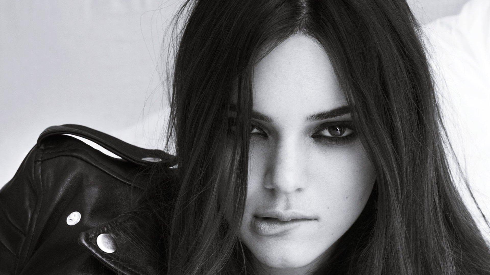 21 Gorgeous HD Kendall Jenner Wallpapers