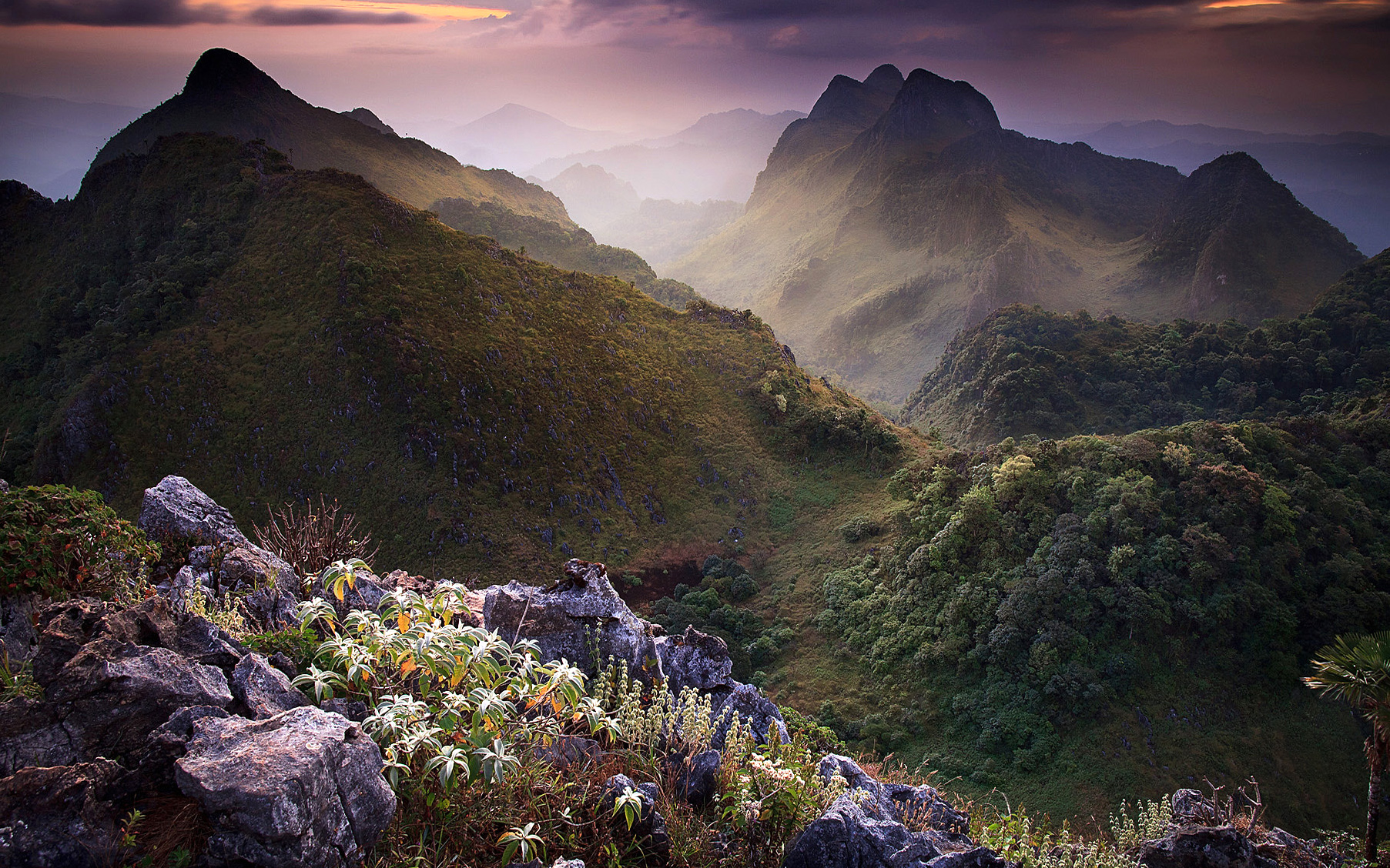 Doi Luang Chiang Dao Limestone Mountain, Chiang Mai Province, Th