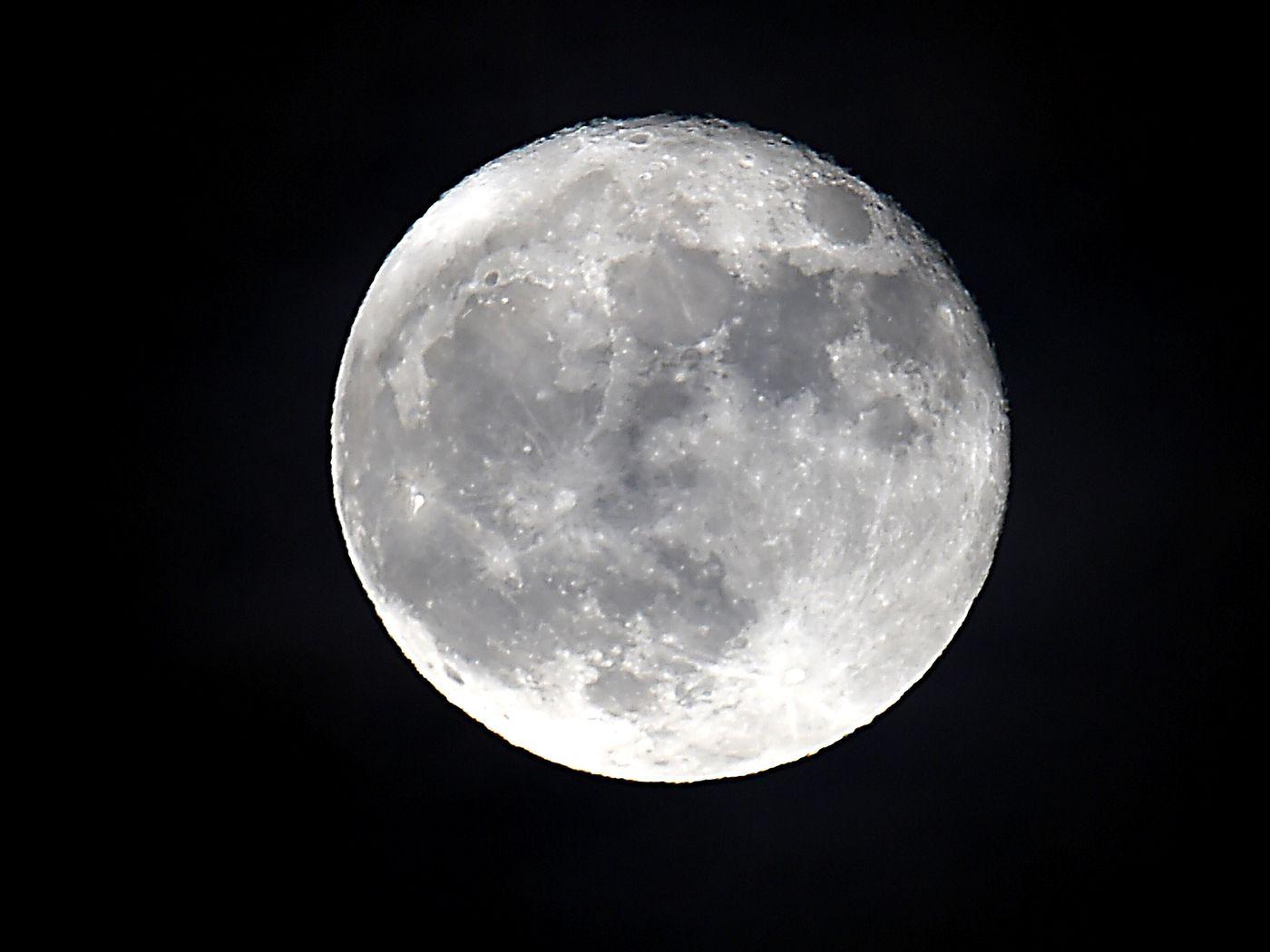 Tonight’s supermoon will be the largest since 1948