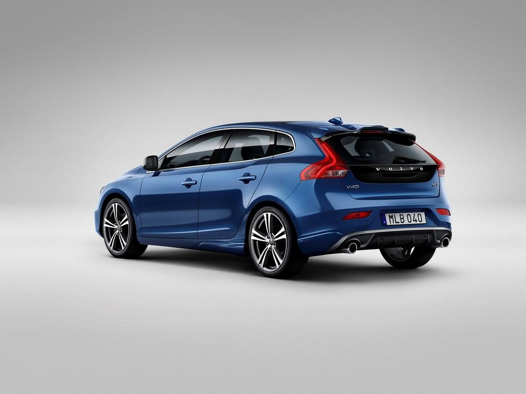 2017 Volvo V40 Facelift Out, Gets New Family Face