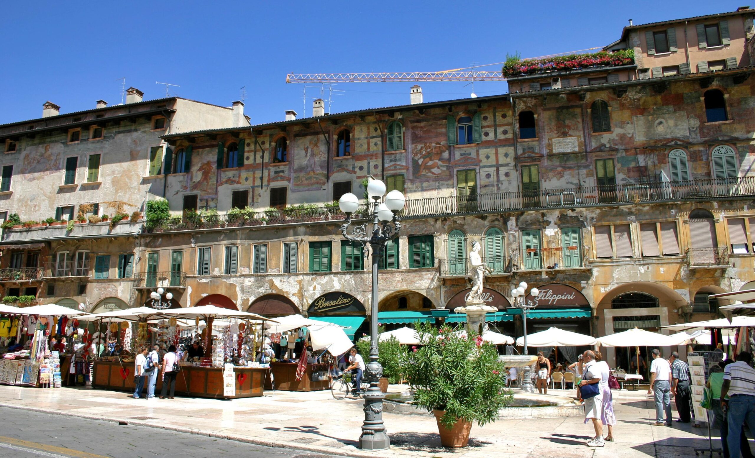 Street market in Verona, Italy wallpapers and image wallpapers