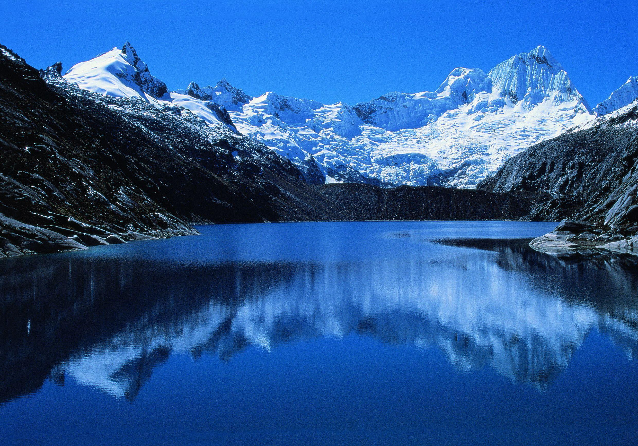 Blue lake in Peru wallpapers and image