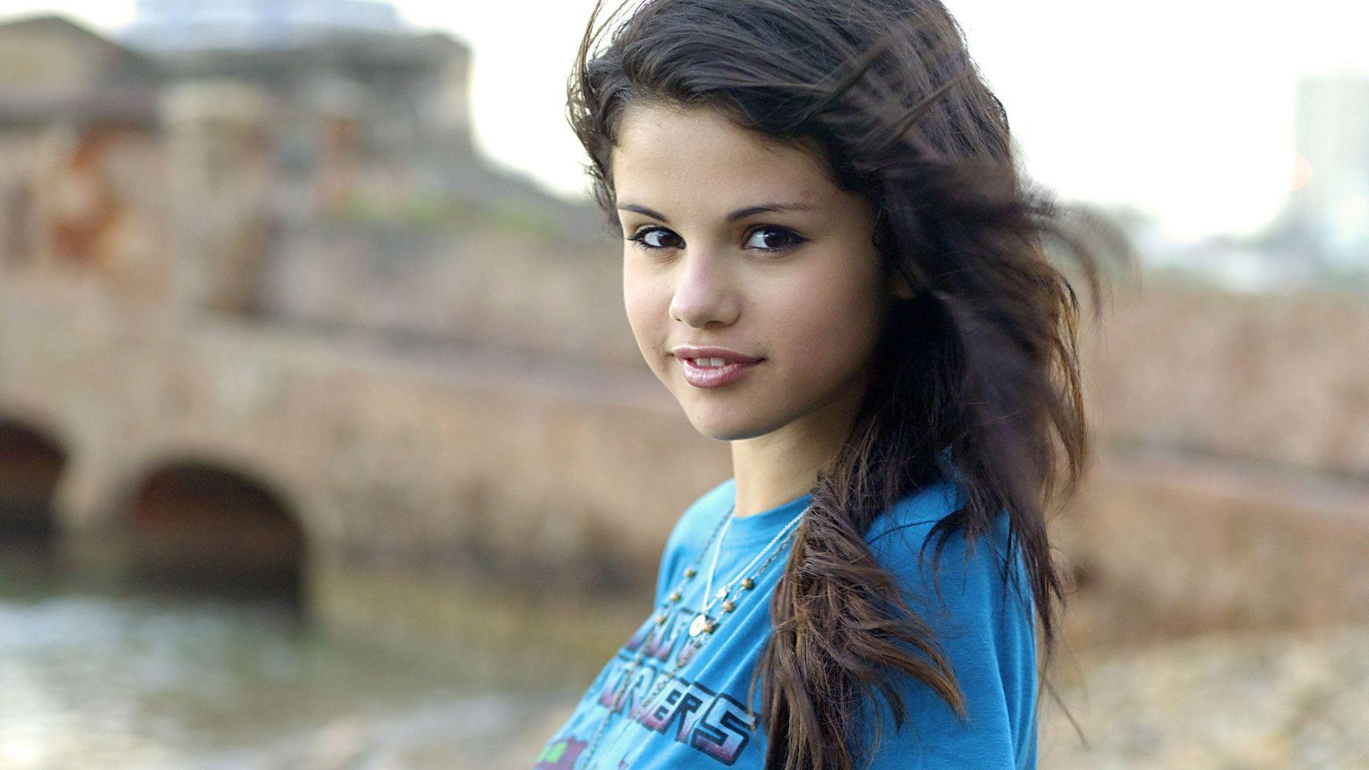 Selena Gomez Cool HD Wallpapers Picture on ScreenCrot