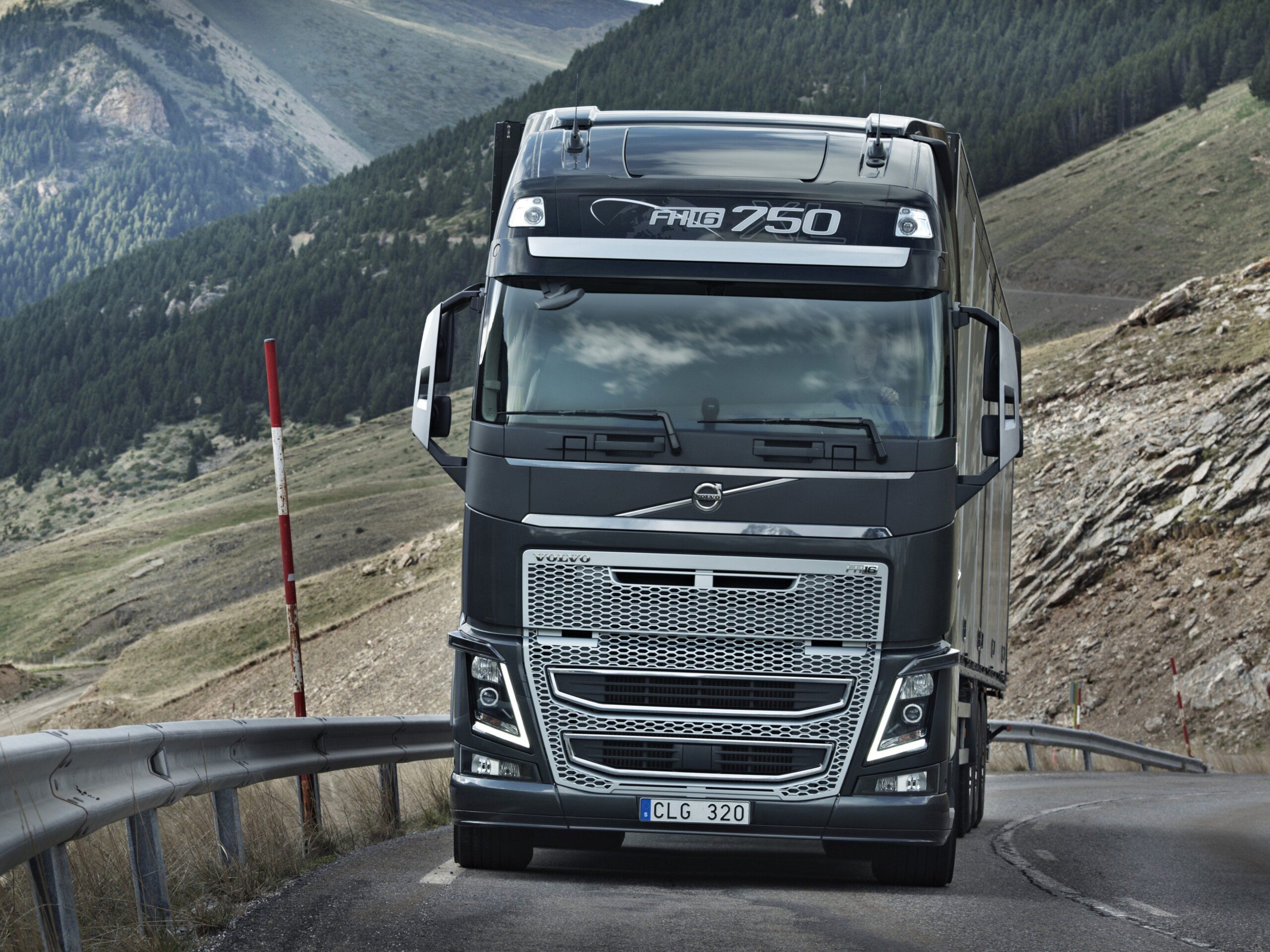 O 2012 Volvo FH16 750 Semi Tractor Wallpapers