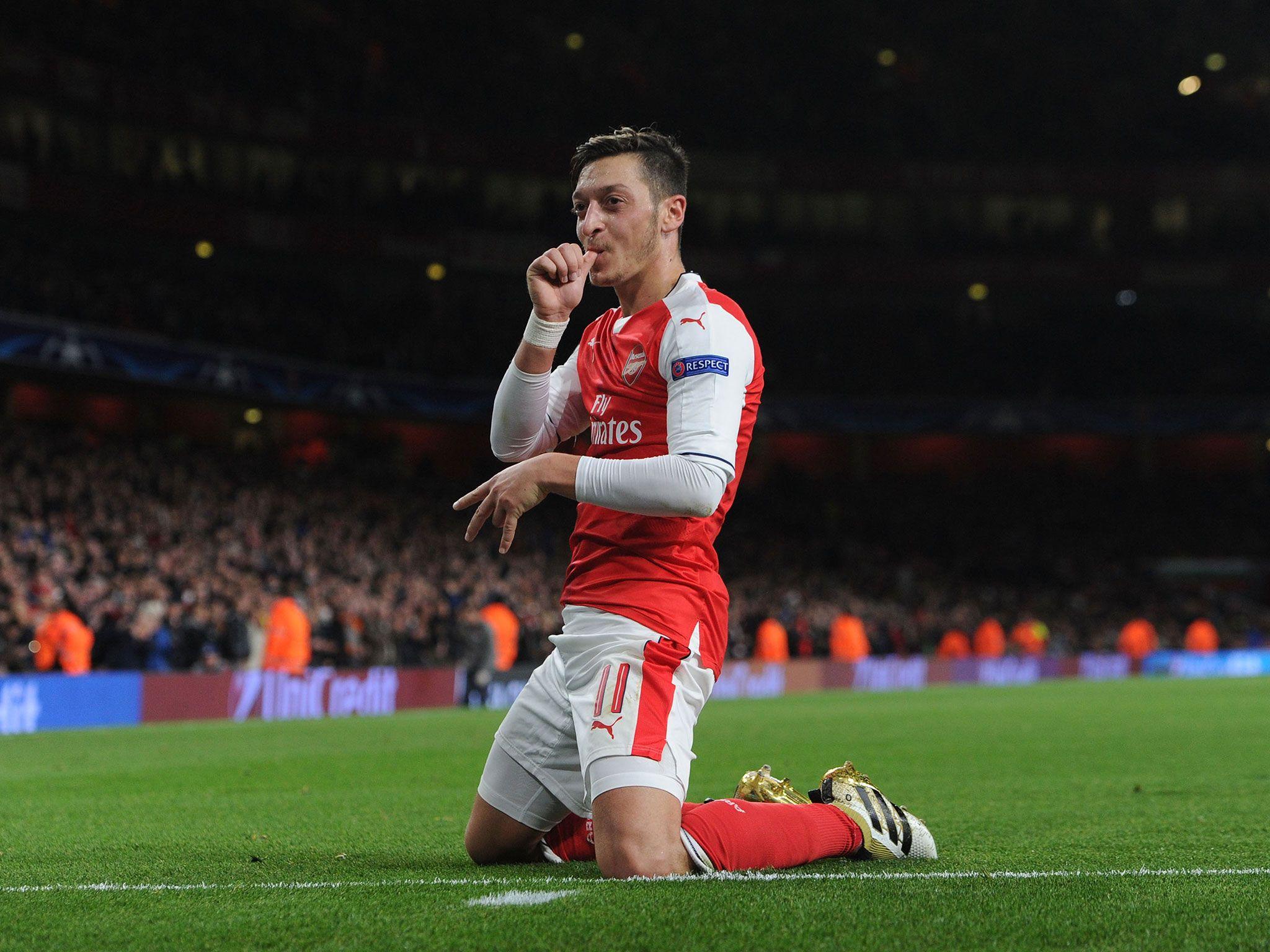 Arsenal news: Mesut Ozil contract negotiations ‘moving along