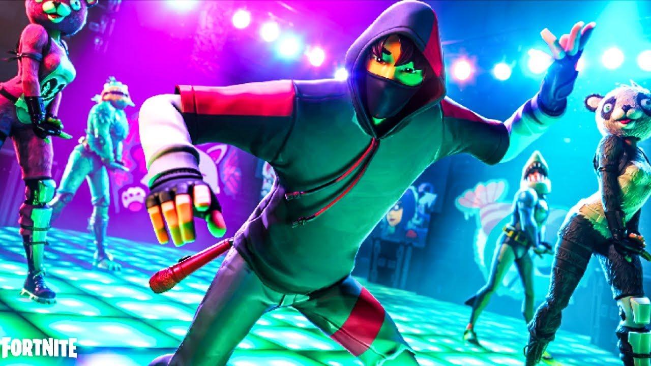 Ikonik Fortnite wallpapers