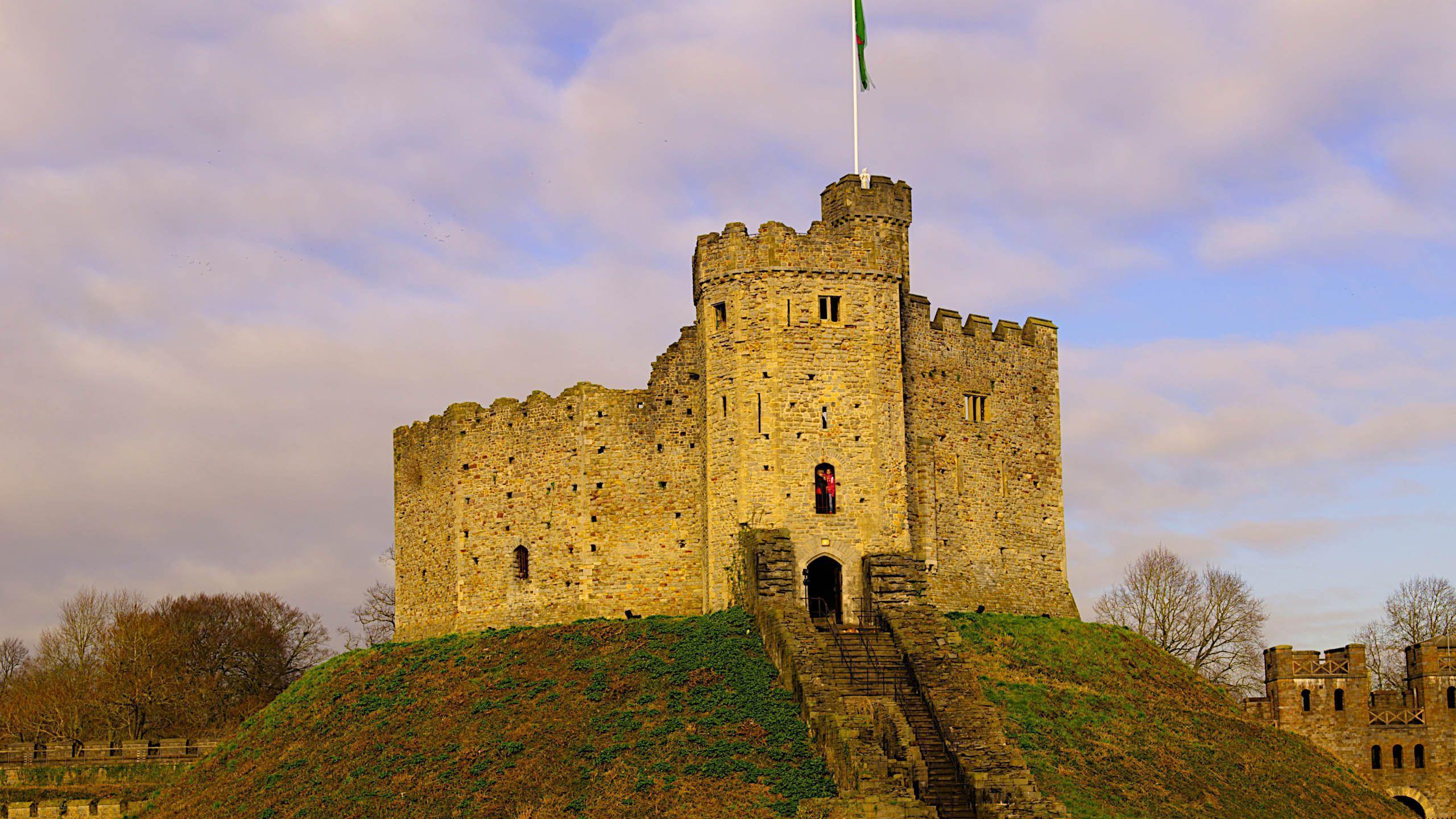 Cardiff Castle HD Wallpapers