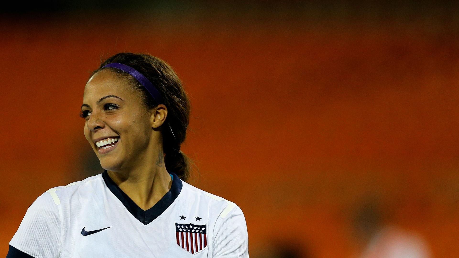 LOOK: U.S. soccer star Sydney Leroux resumes training 6 months