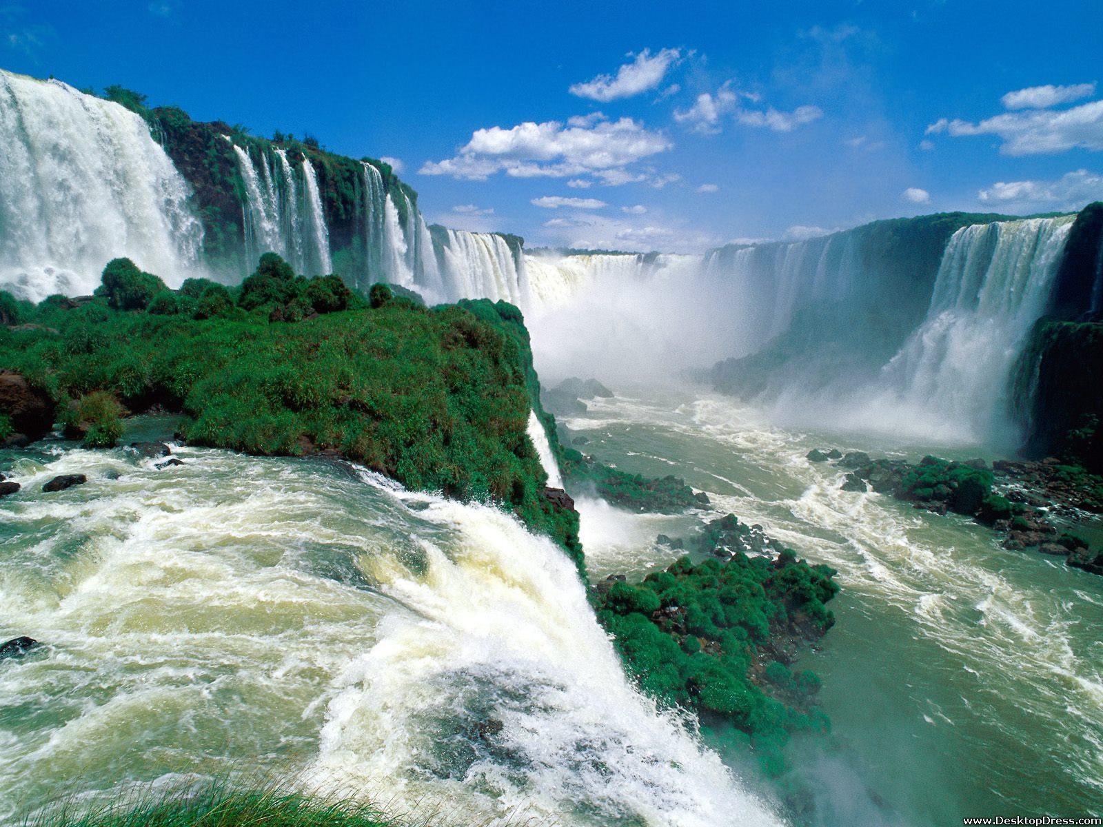 Desktop Wallpapers » Natural Backgrounds » Iguassu Falls, Brazil