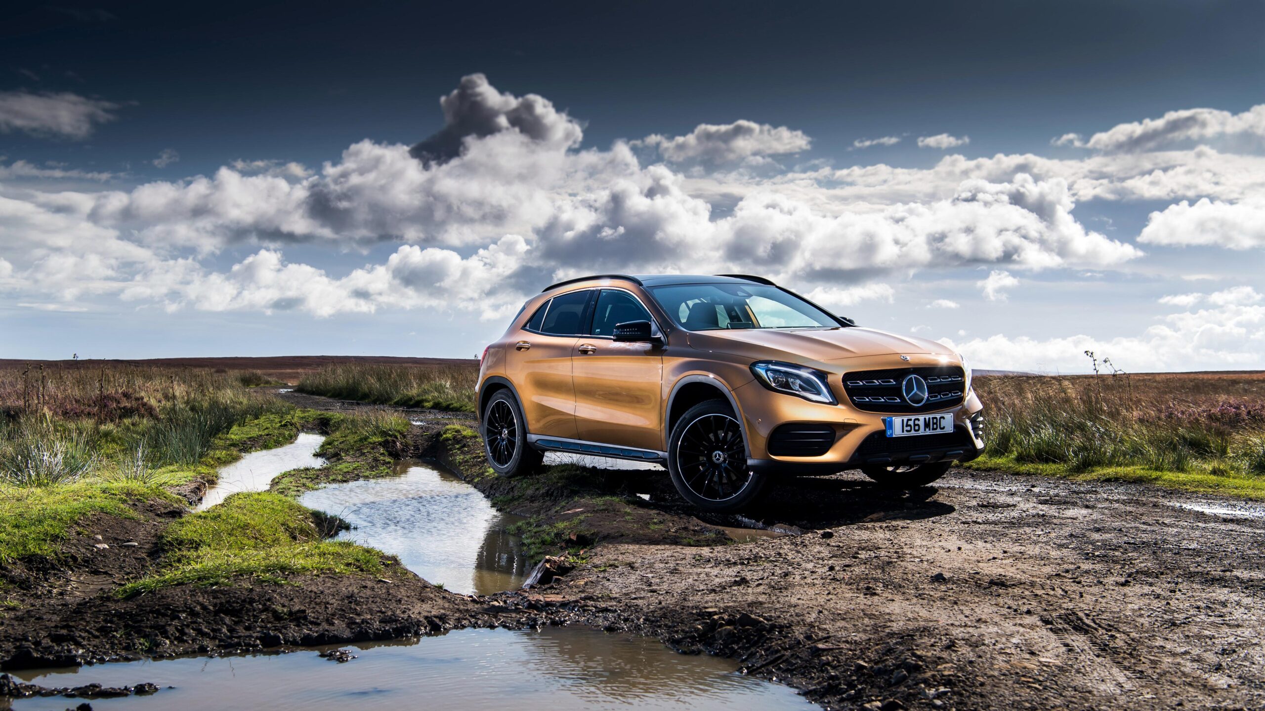 2017 Mercedes Benz GLA 220d 4MATIC AMG Line 4K Wallpapers