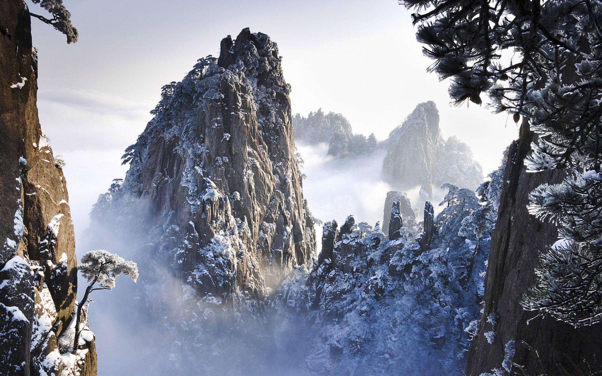 Daily Wallpaper: Huangshan, China