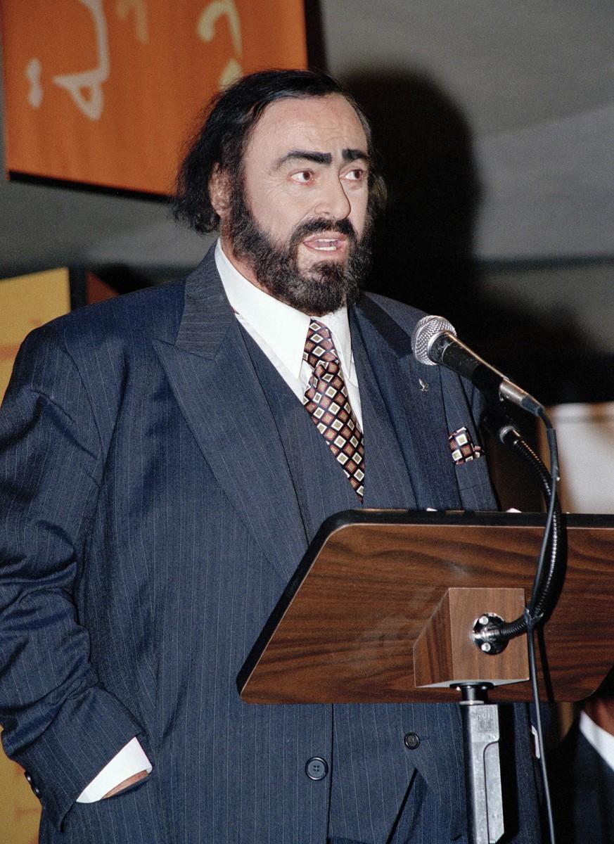 Luciano Pavarotti photo 4 of 7 pics, wallpapers