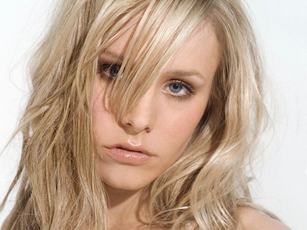 Kristen Bell 12198 Desktop Backgrounds