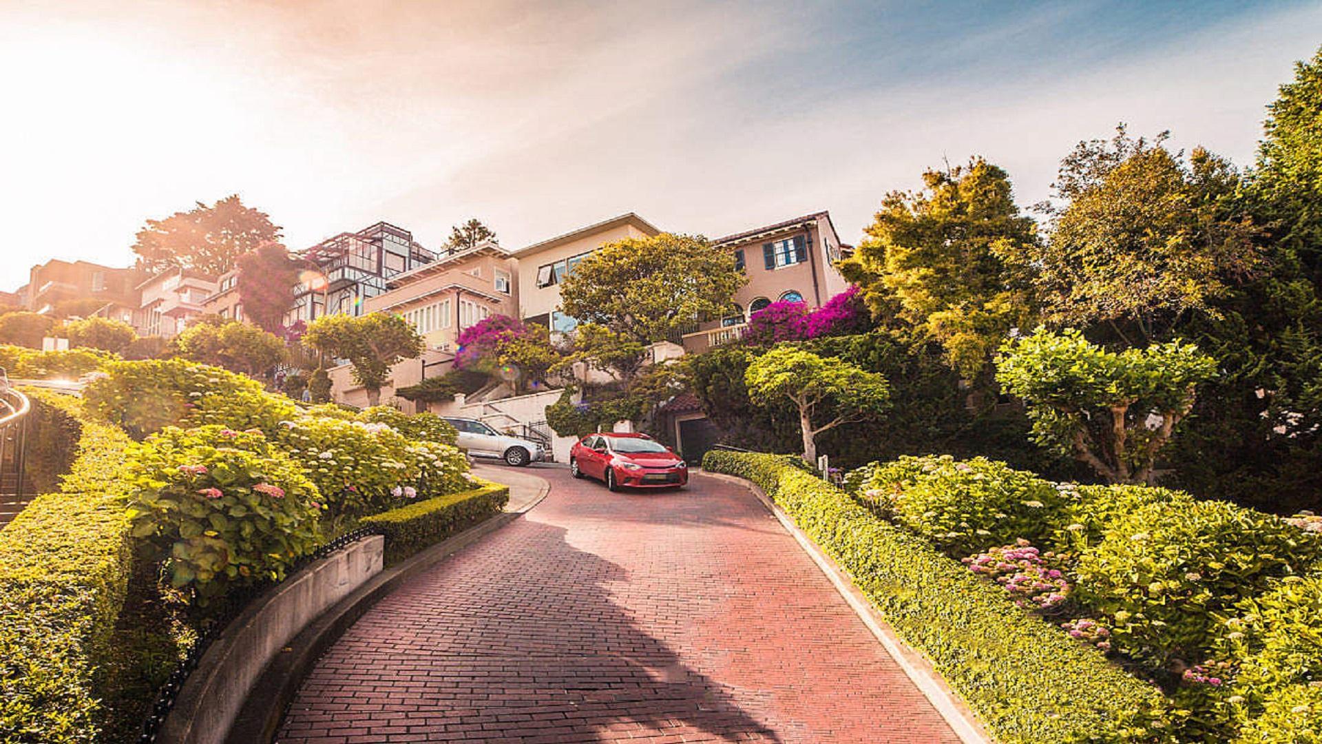 LOMBARD STREET IN SAN FRANCISCO, CALIFORNIA [] : wallpapers